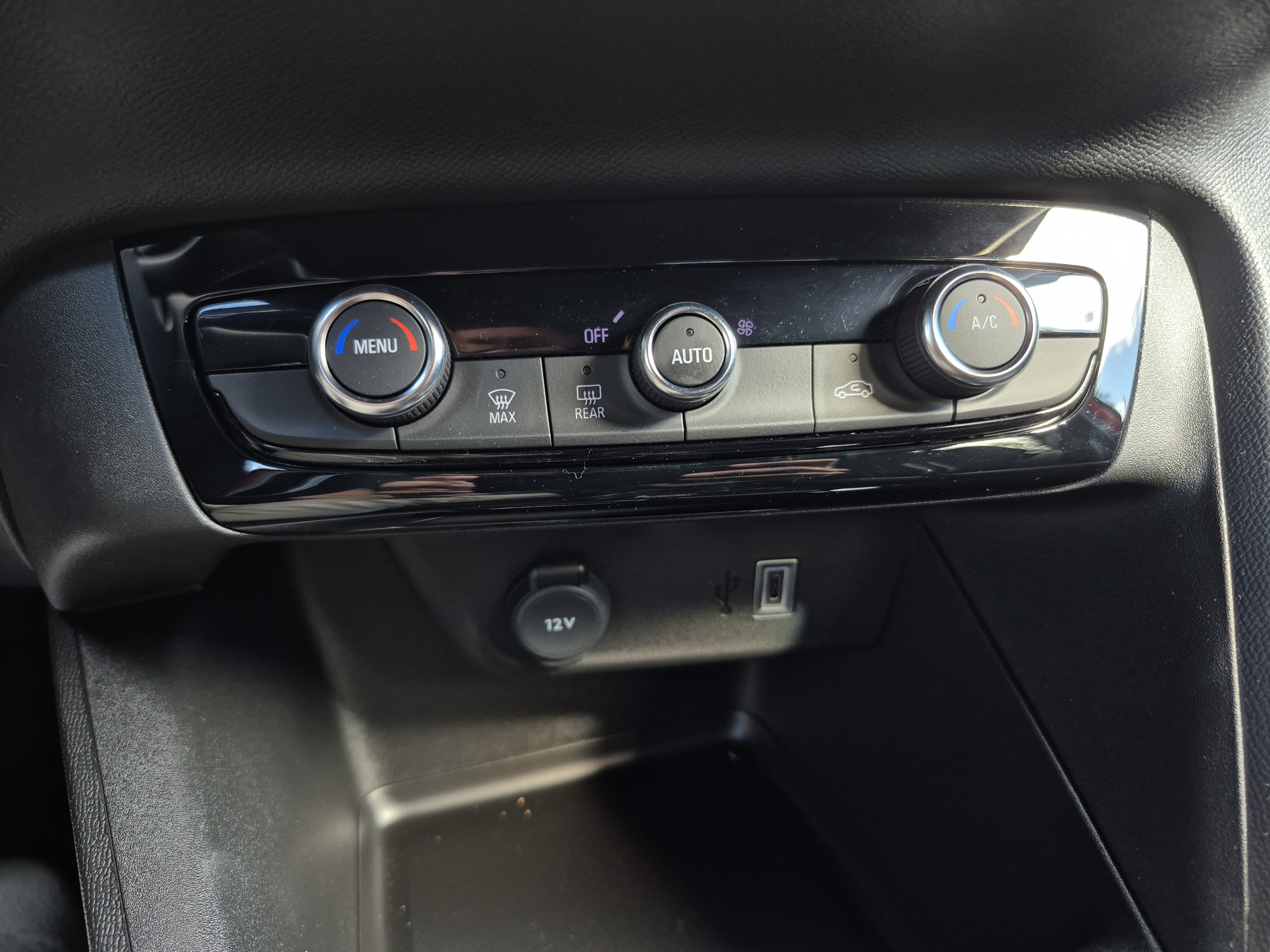 Opel Corsa  VI Electrique 136 ch Auto Colour Colour Edi groupe Vergnon