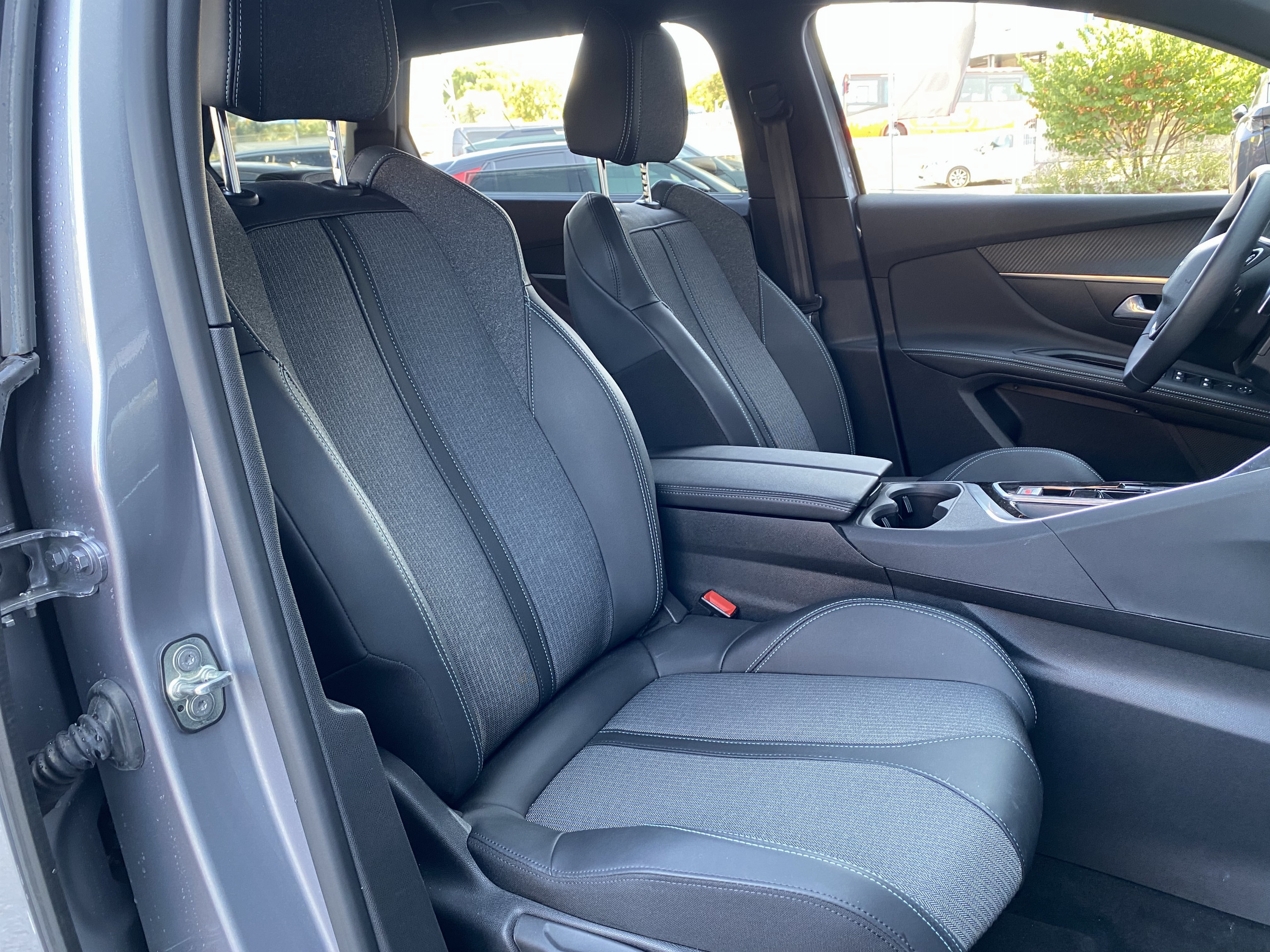 Peugeot 5008  II Hybrid 136 e-DCS6 Allure Pack groupe Vergnon