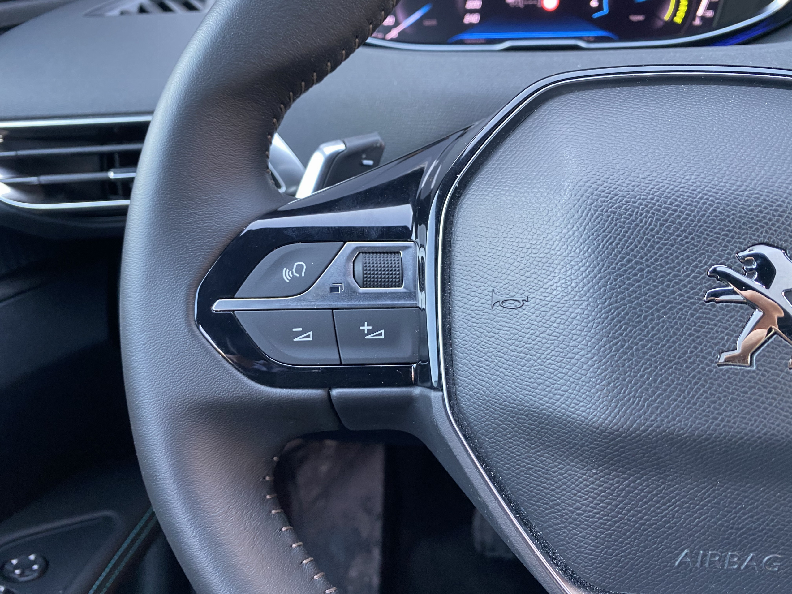 Peugeot 5008  II Hybrid 136 e-DCS6 Allure Pack groupe Vergnon