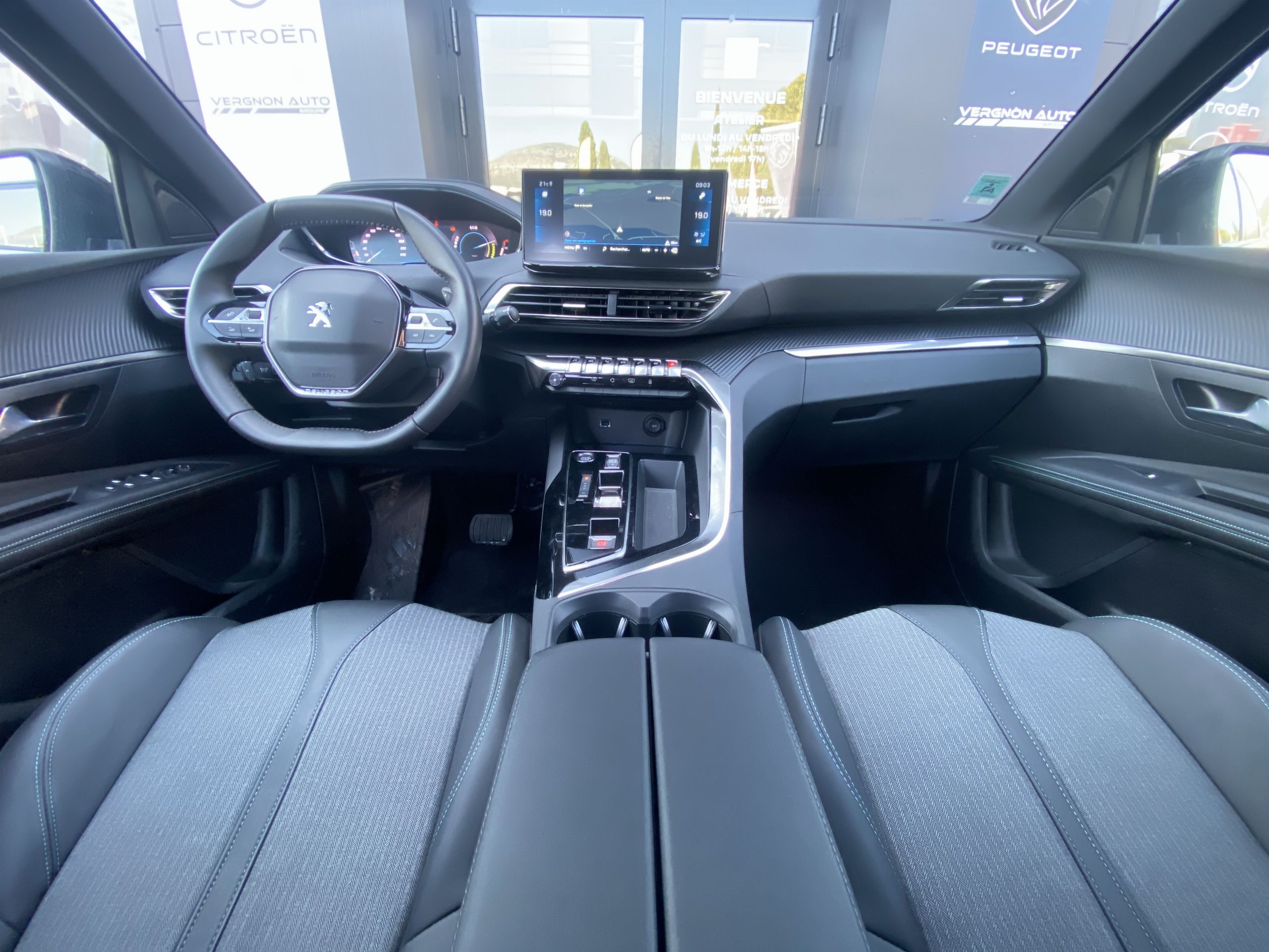 Peugeot 5008  II Hybrid 136 e-DCS6 Allure Pack groupe Vergnon