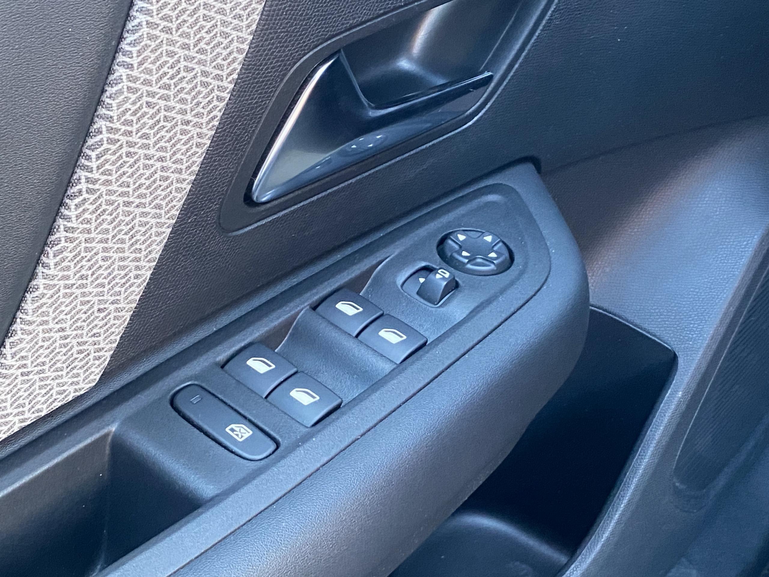 Citroën C4  III PureTech 130 EAT8 PLUS groupe Vergnon