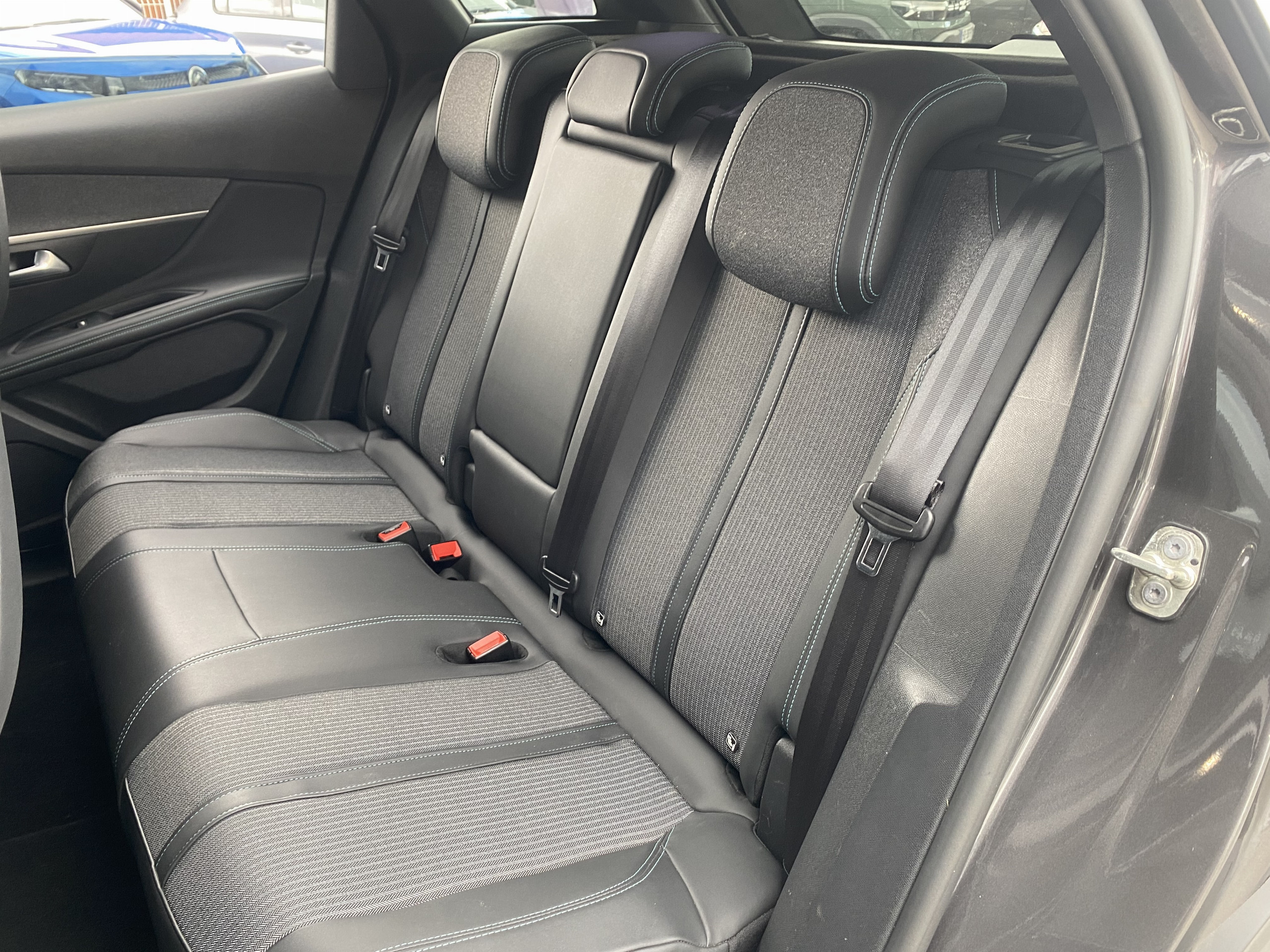 Peugeot 3008  II 1.6 HYBRID 225 E-EAT8 Allure Pack groupe Vergnon