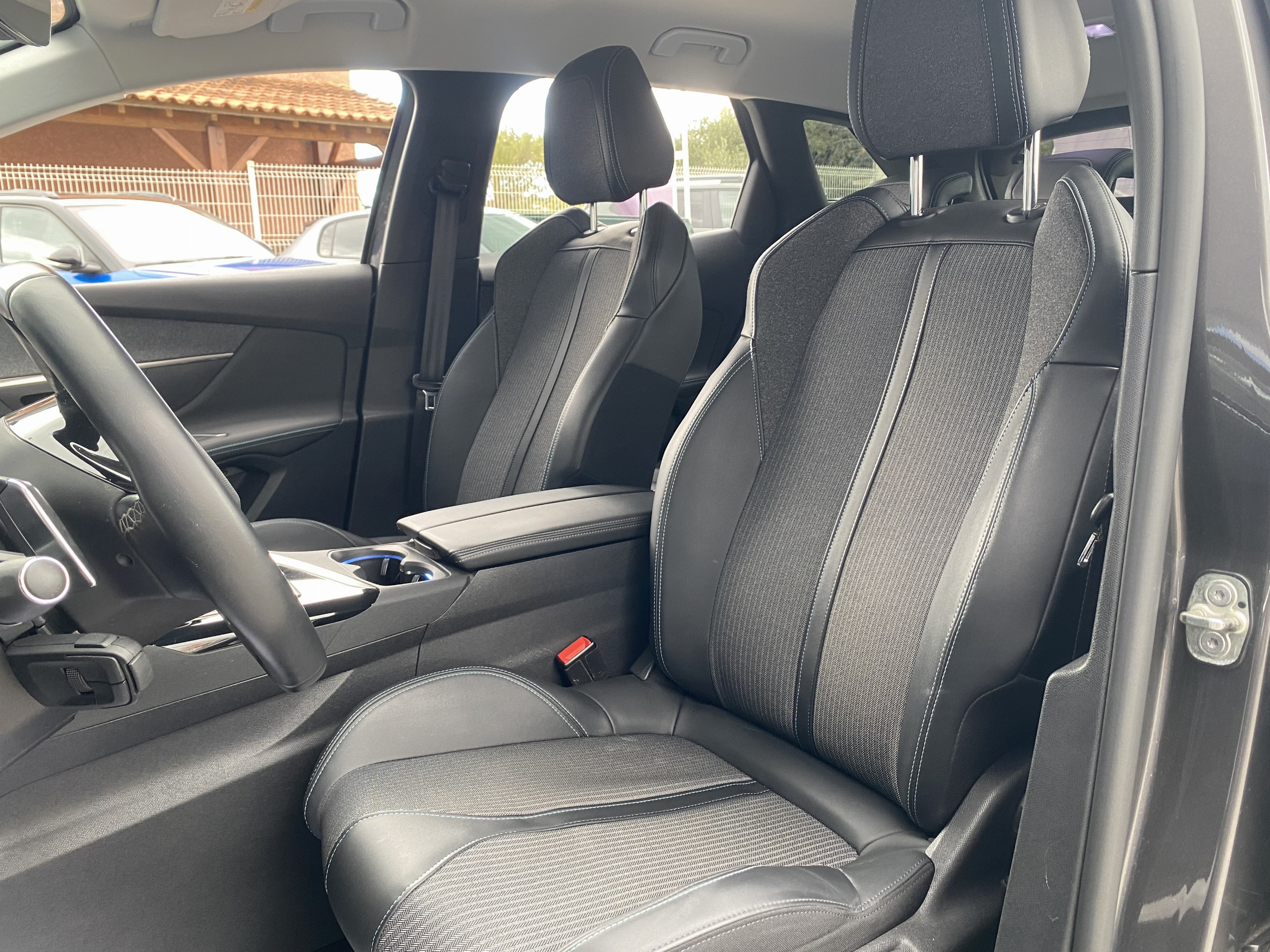 Peugeot 3008  II 1.6 HYBRID 225 E-EAT8 Allure Pack groupe Vergnon