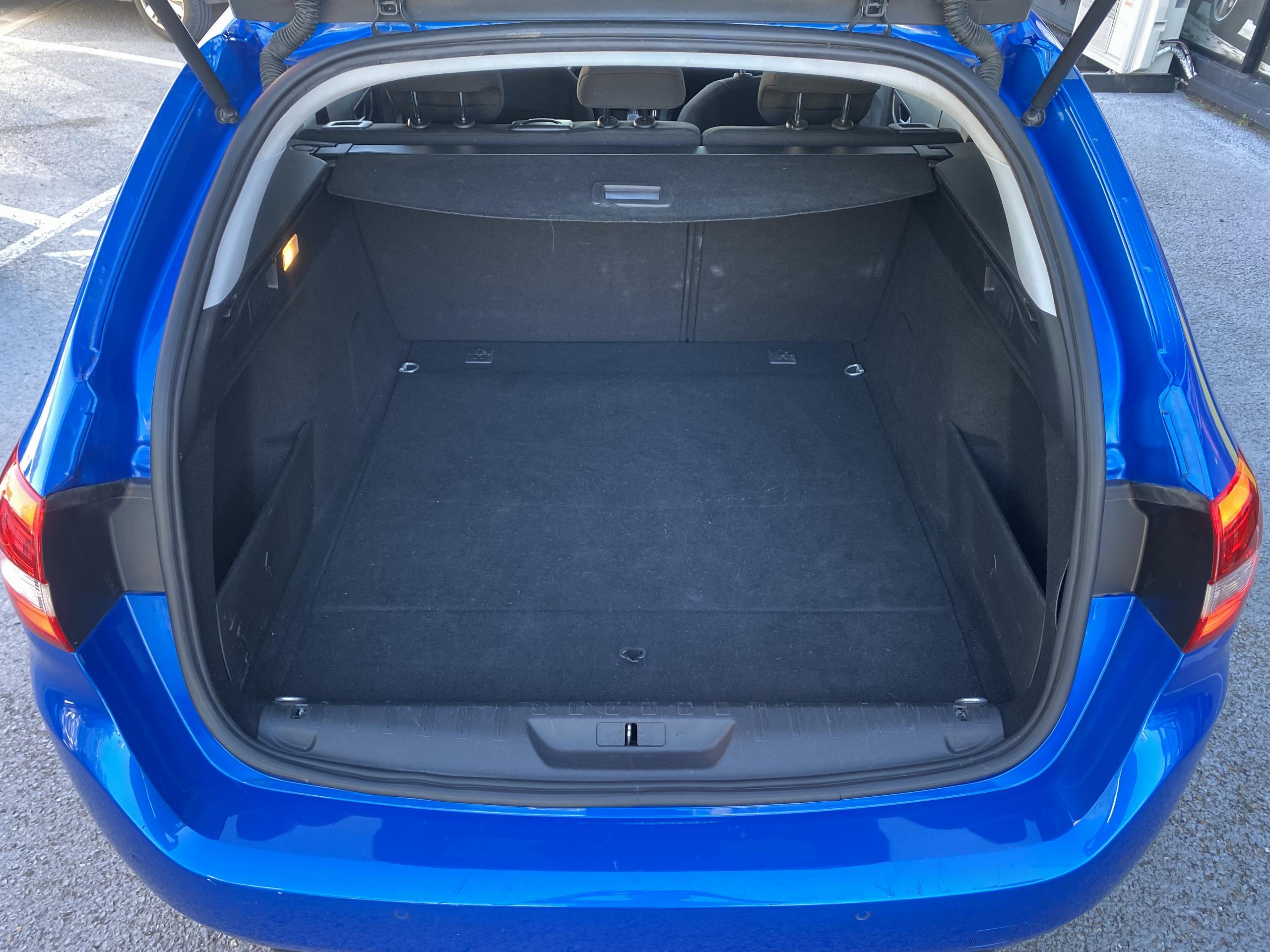 Peugeot 308 SW  II BlueHDi 130 EAT8 S&S ACTIVE BUSINESS groupe Vergnon