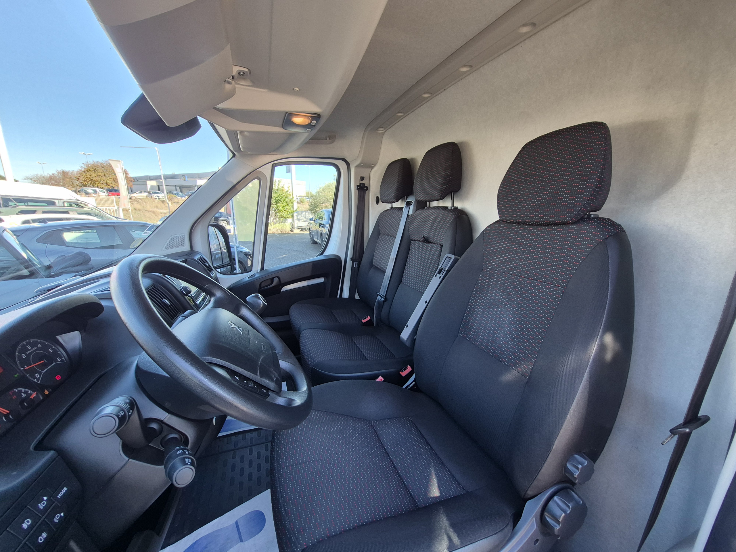 Peugeot Boxer  II BlueHDi 140 S&S ASPHALT 333 L2H2 groupe Vergnon