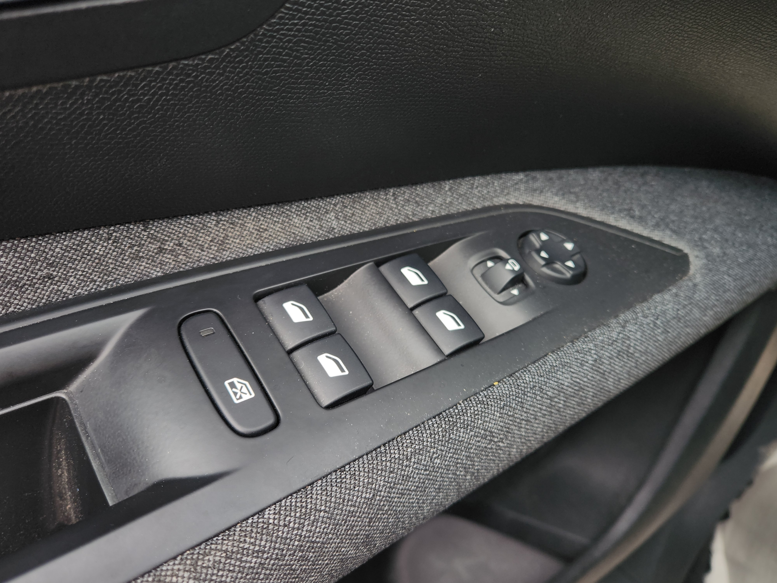 Peugeot 5008  II PureTech 130 S&S EAT8 Active Business groupe Vergnon