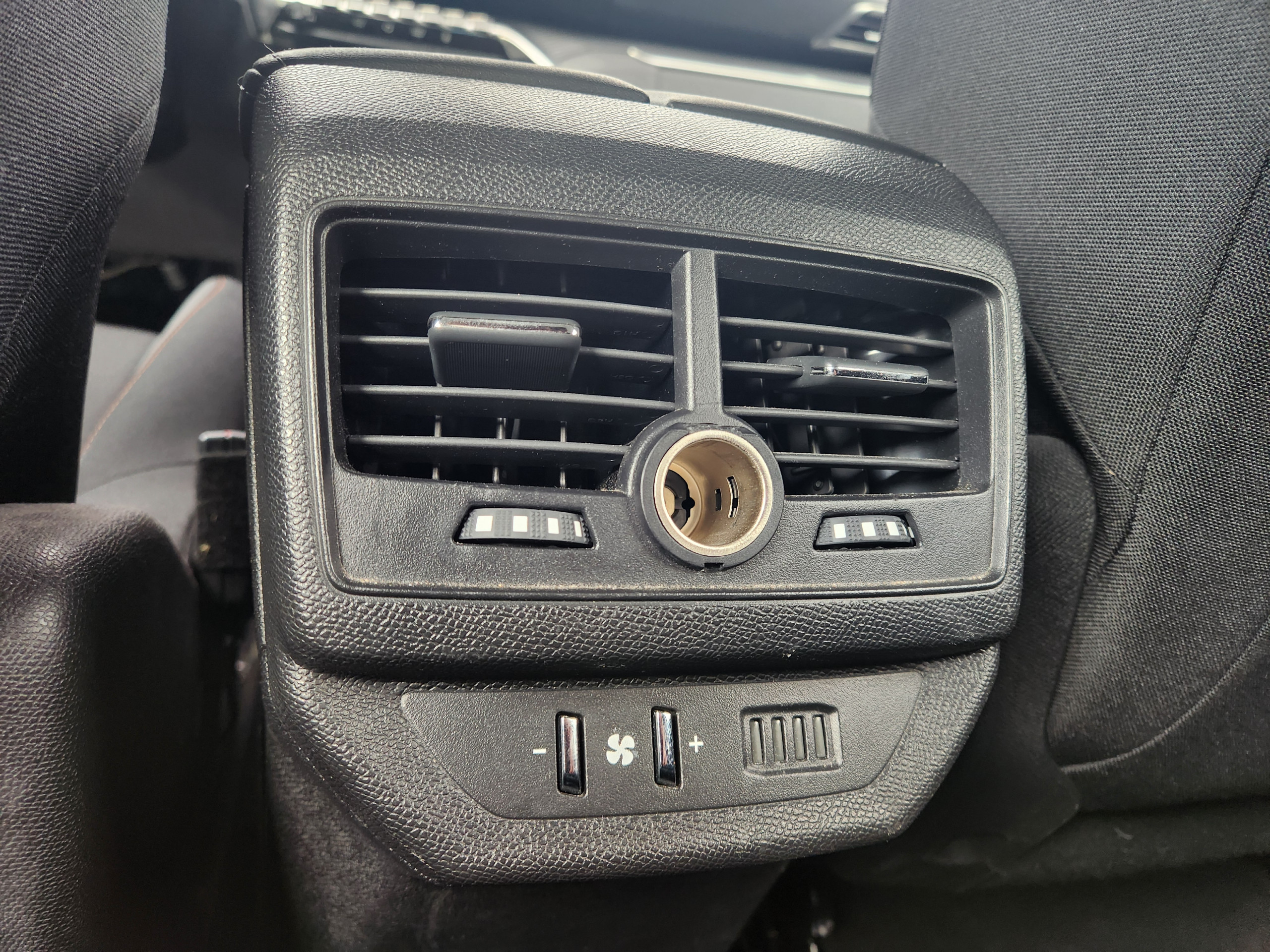 Peugeot 5008  II PureTech 130 S&S EAT8 Active Business groupe Vergnon