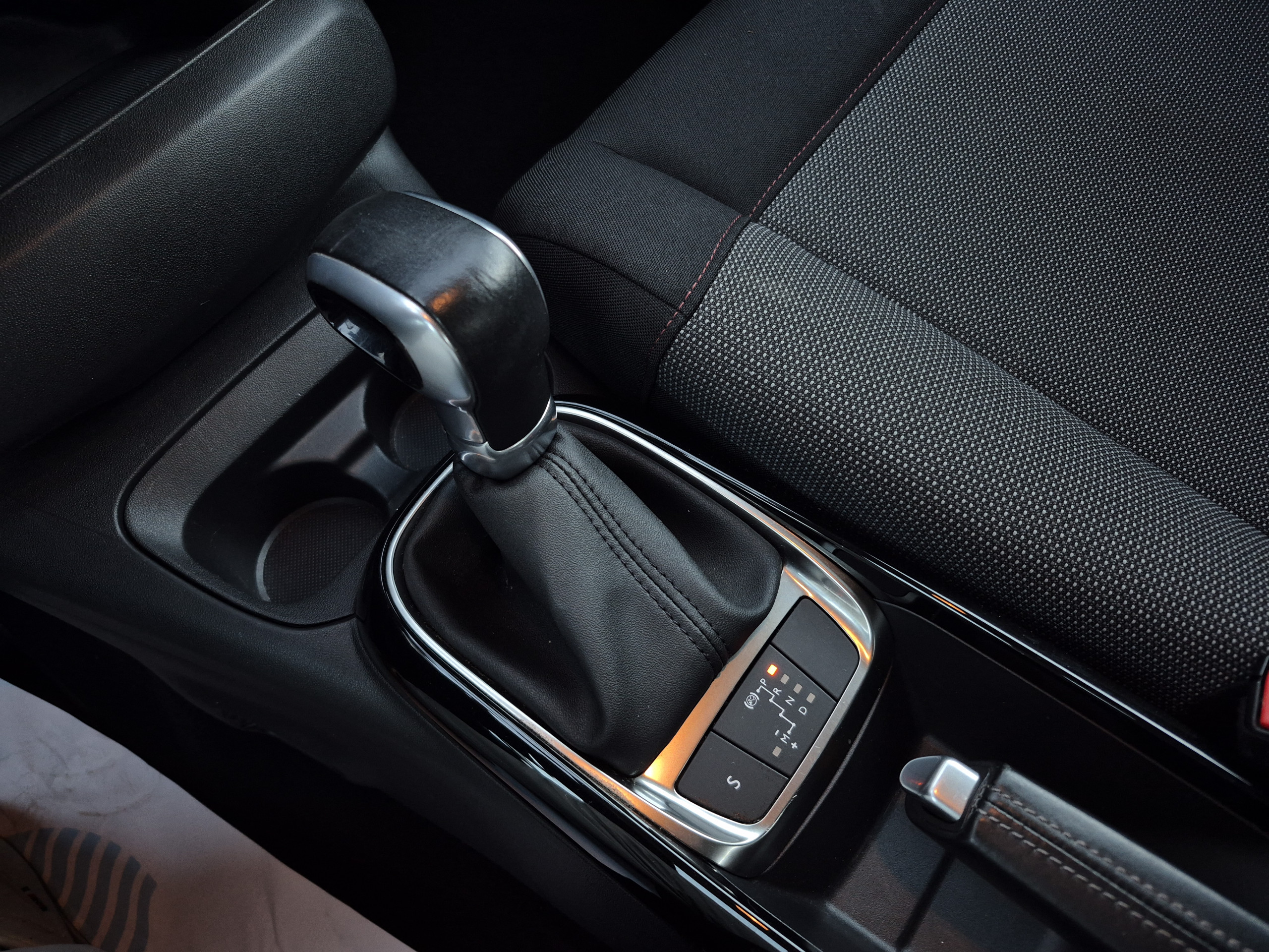 Citroën C4 Cactus PureTech 110 S&S EAT6 Feel Business groupe Vergnon