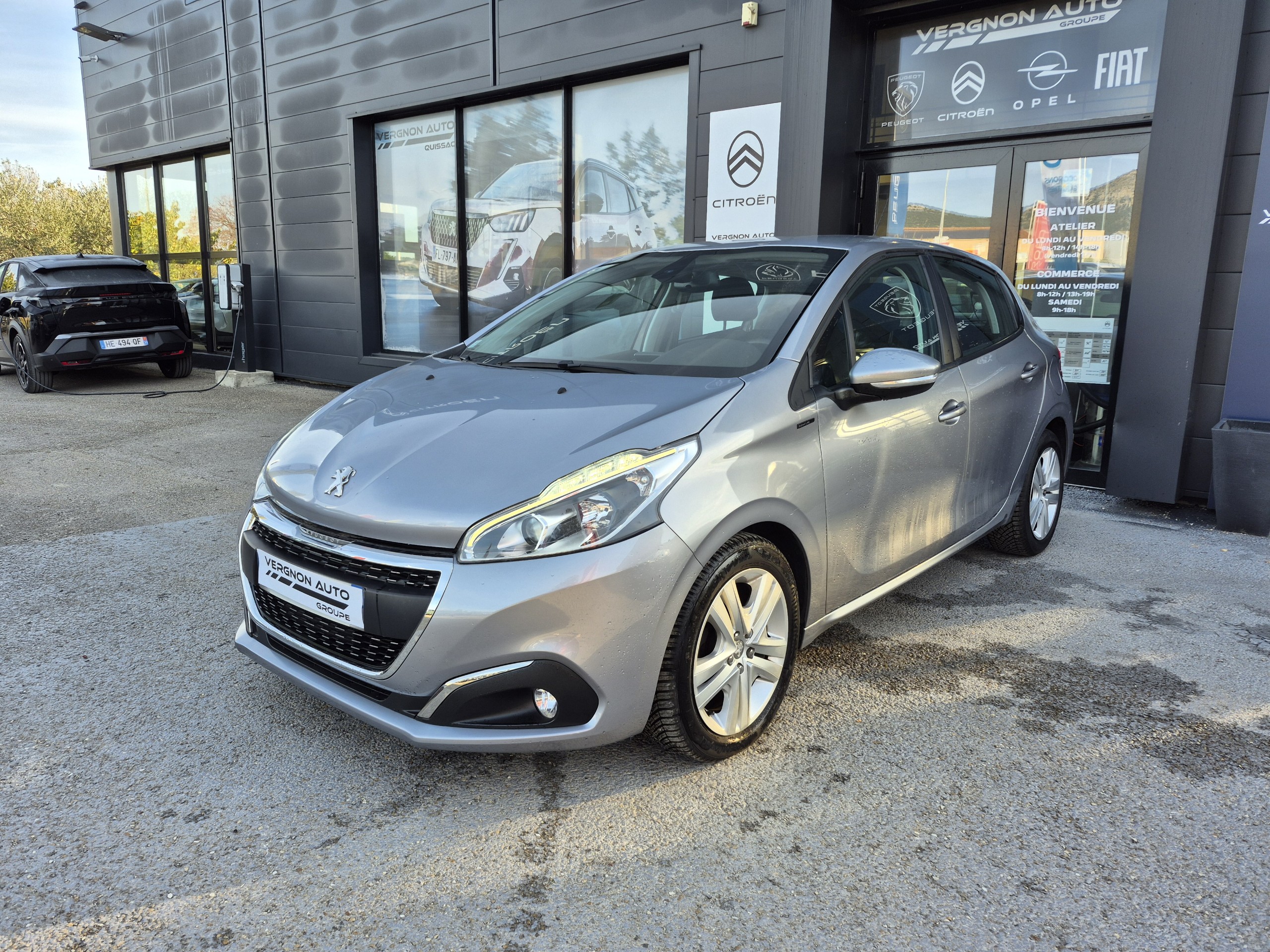 Peugeot 208 Puretech 82 Signature groupe Vergnon