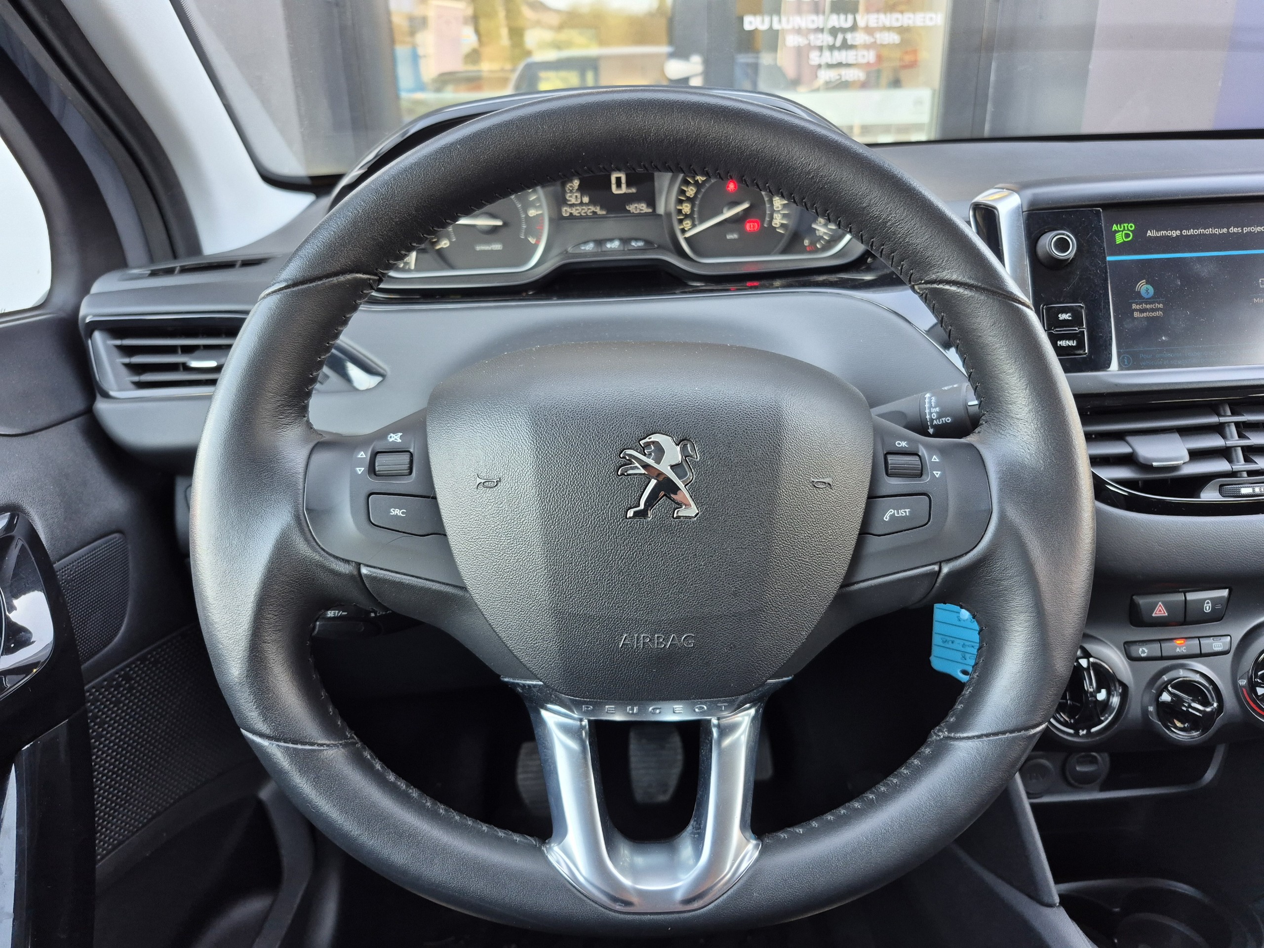 Peugeot 208 Puretech 82 Signature groupe Vergnon