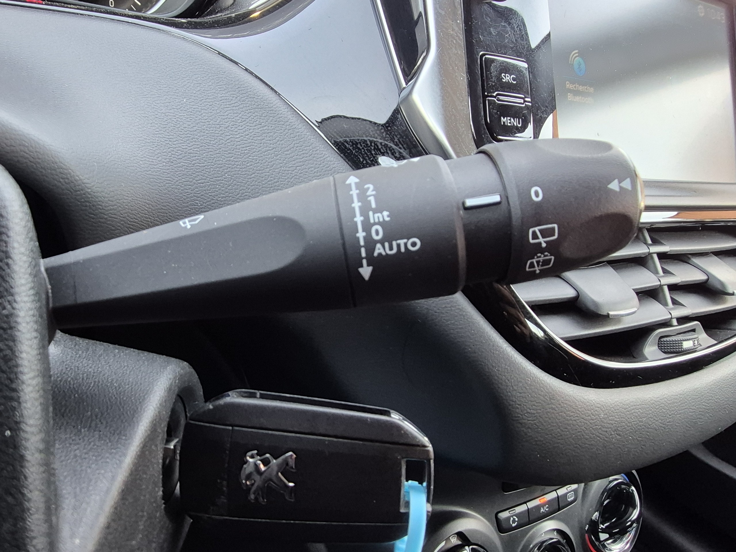 Peugeot 208 Puretech 82 Signature groupe Vergnon