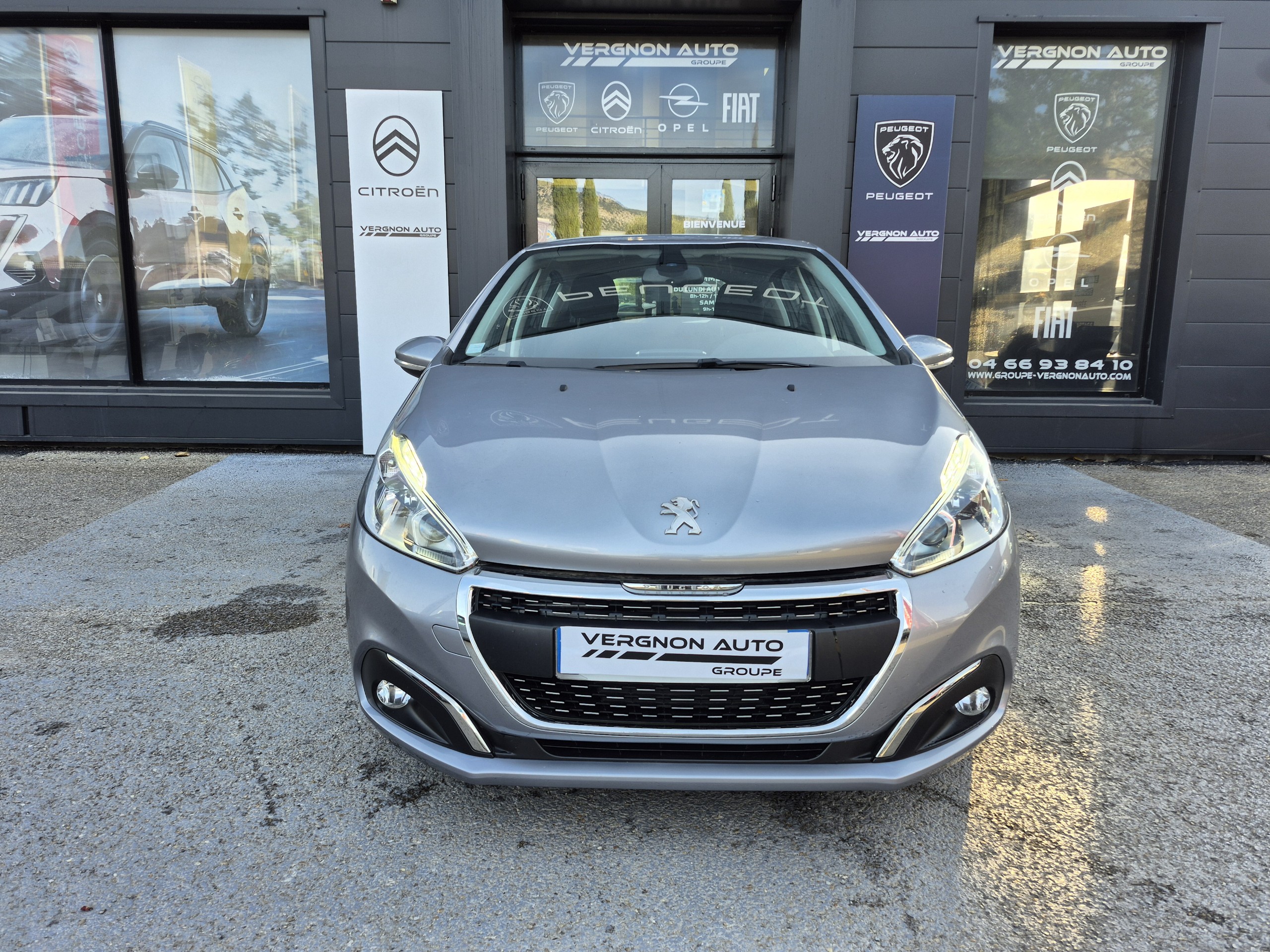 Peugeot 208 Puretech 82 Signature groupe Vergnon