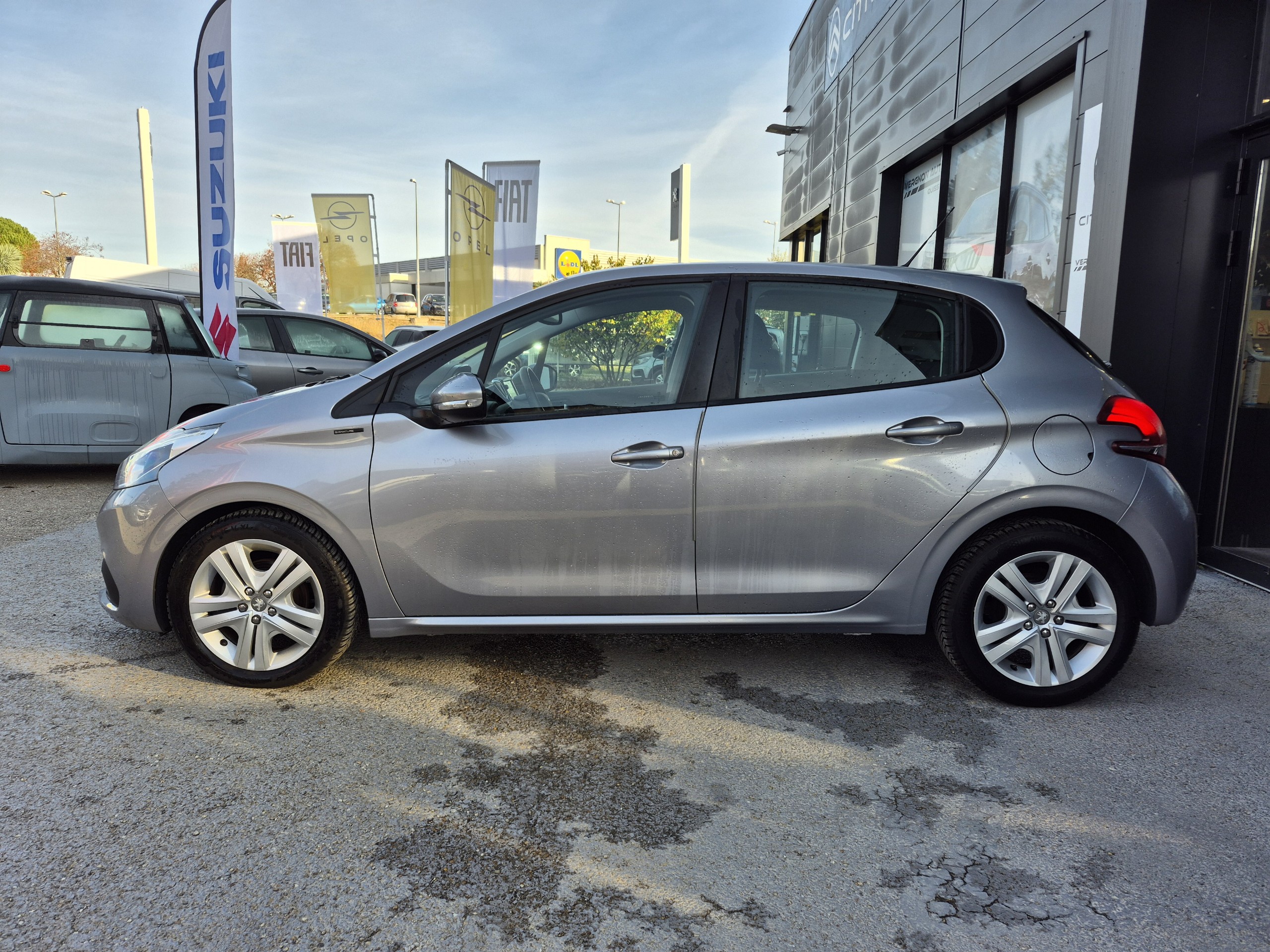 Peugeot 208 Puretech 82 Signature groupe Vergnon