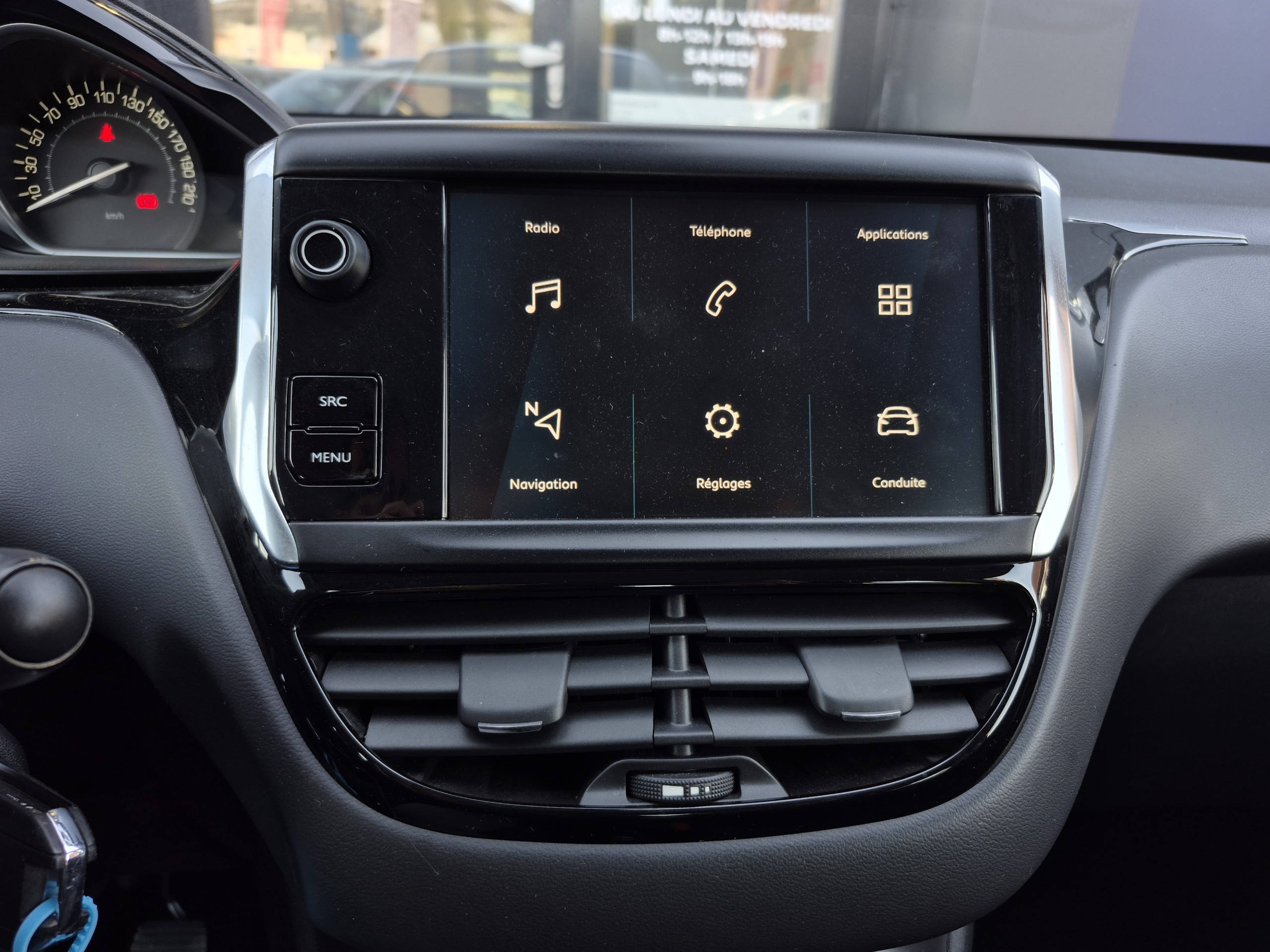 Peugeot 208 Puretech 82 Signature groupe Vergnon