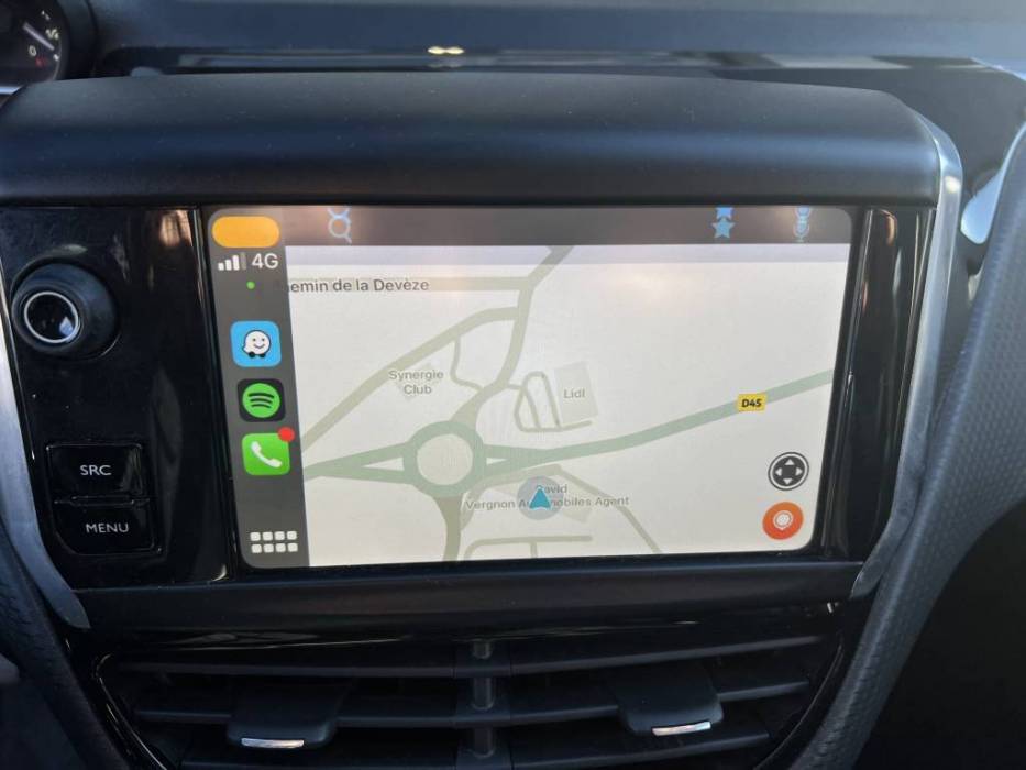 Peugeot 208 Puretech 82 Signature groupe Vergnon