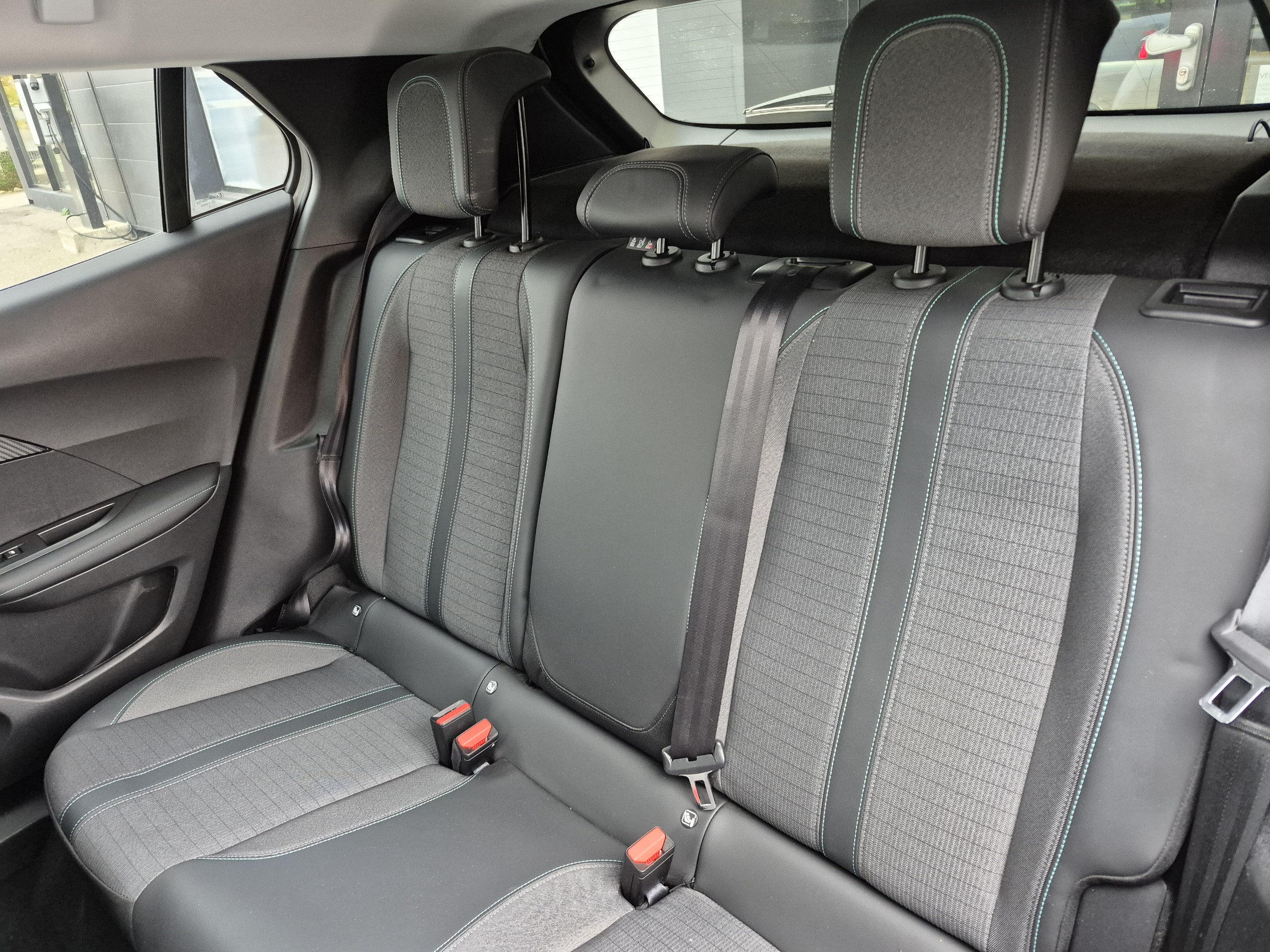 Peugeot 2008  II PureTech 130 S&S EAT8 ALLURE PACK groupe Vergnon