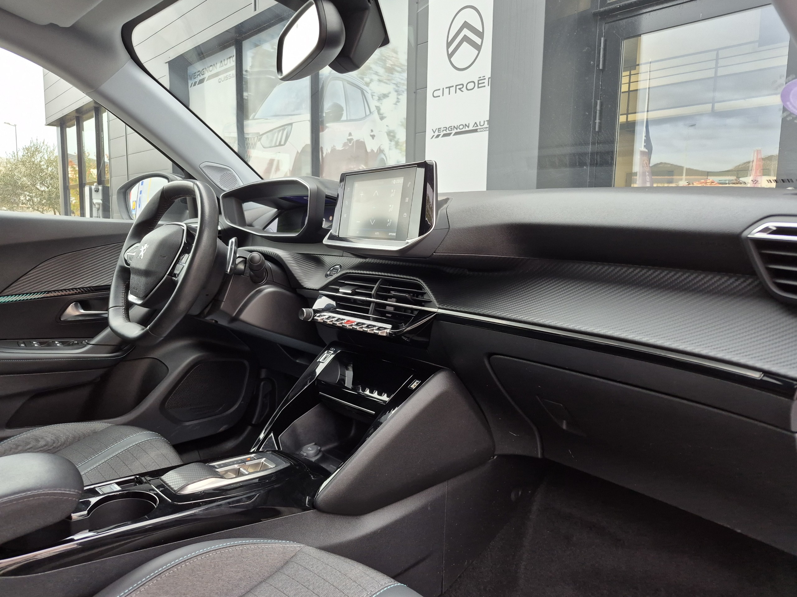 Peugeot 2008  II PureTech 130 S&S EAT8 ALLURE PACK groupe Vergnon