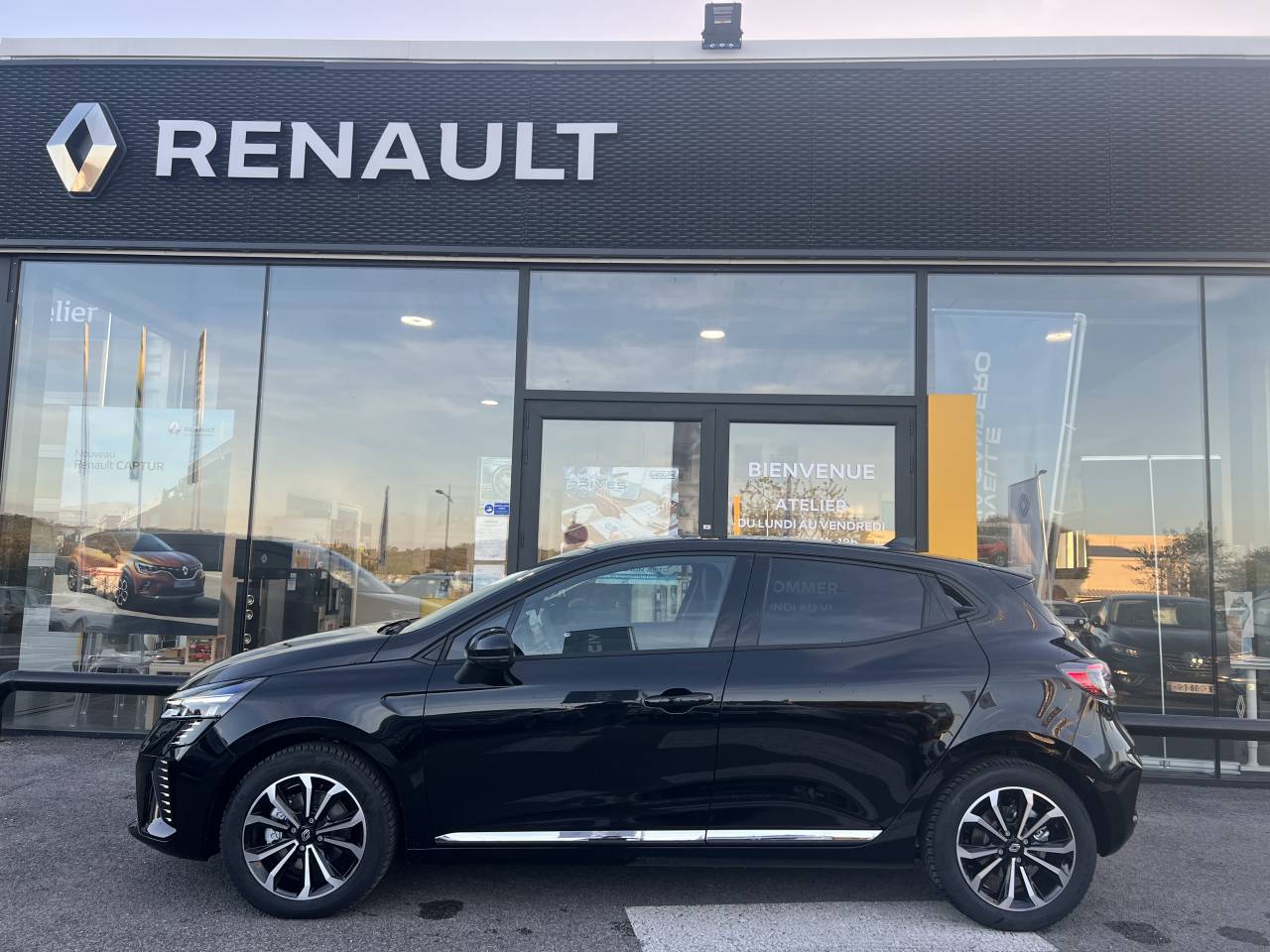 Renault Clio  V Techno E-Tech full hybrid 145 groupe Vergnon