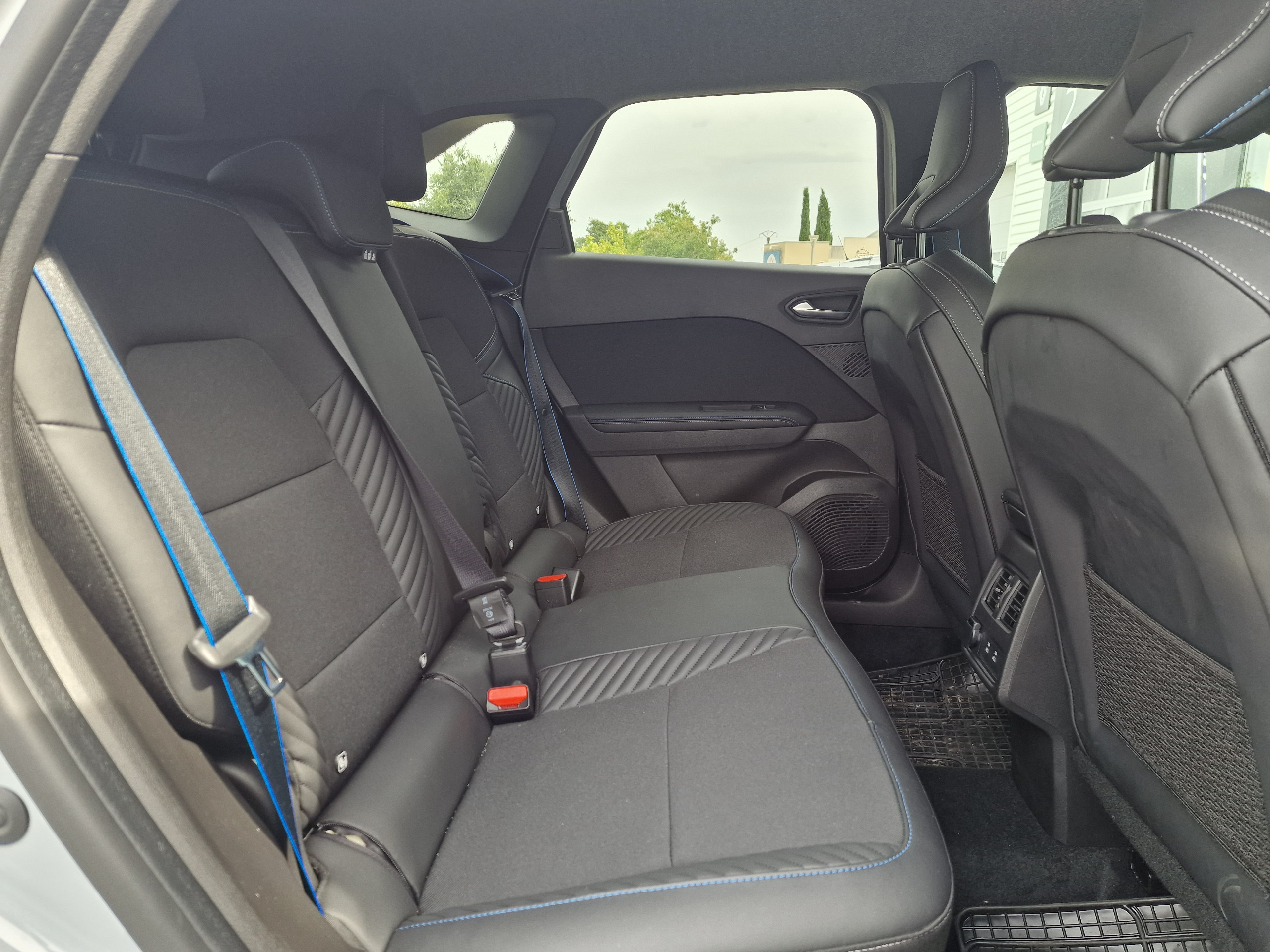 Renault Symbioz esprit Alpine E-Tech full hybrid 145 groupe Vergnon