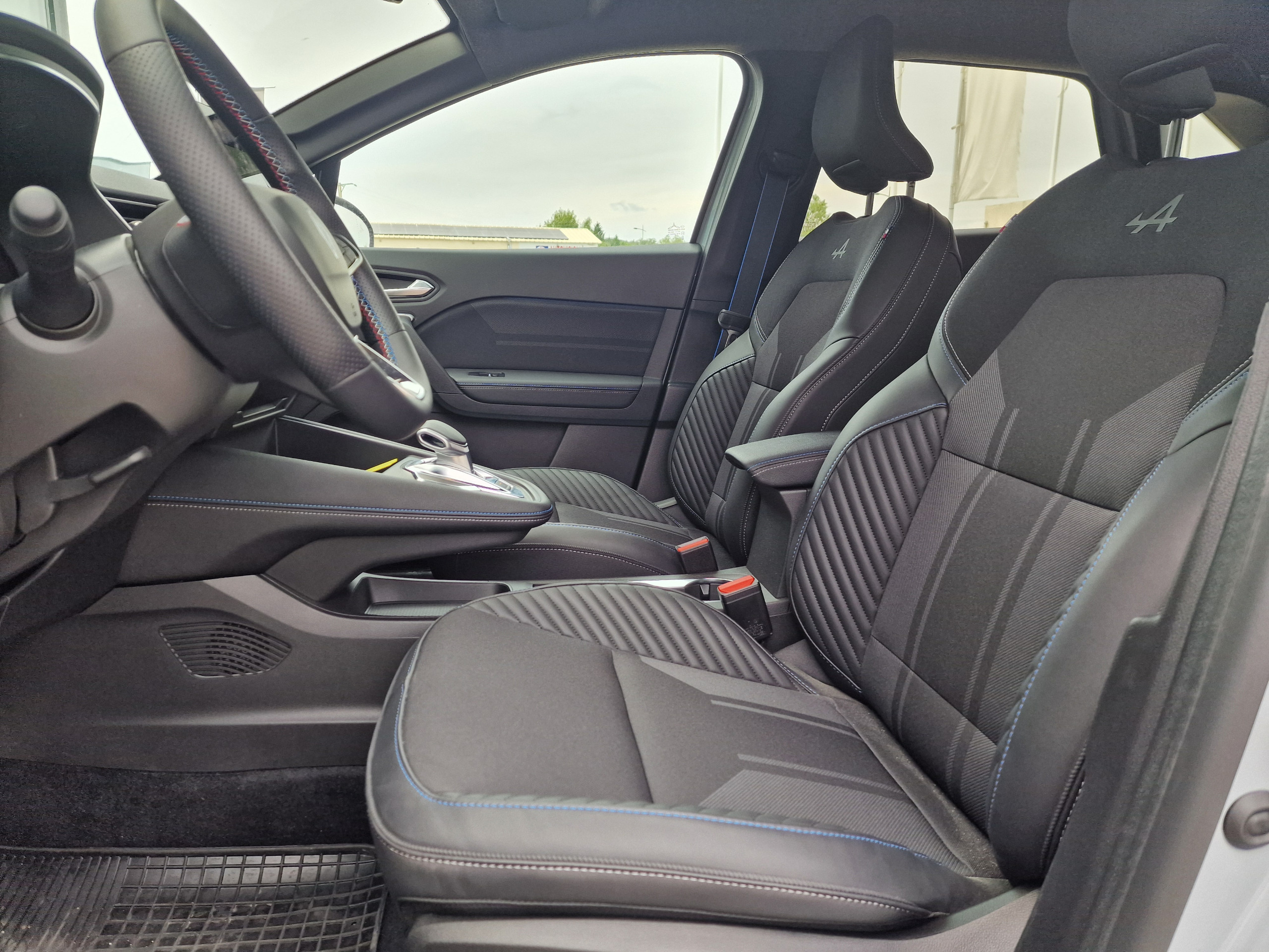 Renault Symbioz esprit Alpine E-Tech full hybrid 145 groupe Vergnon