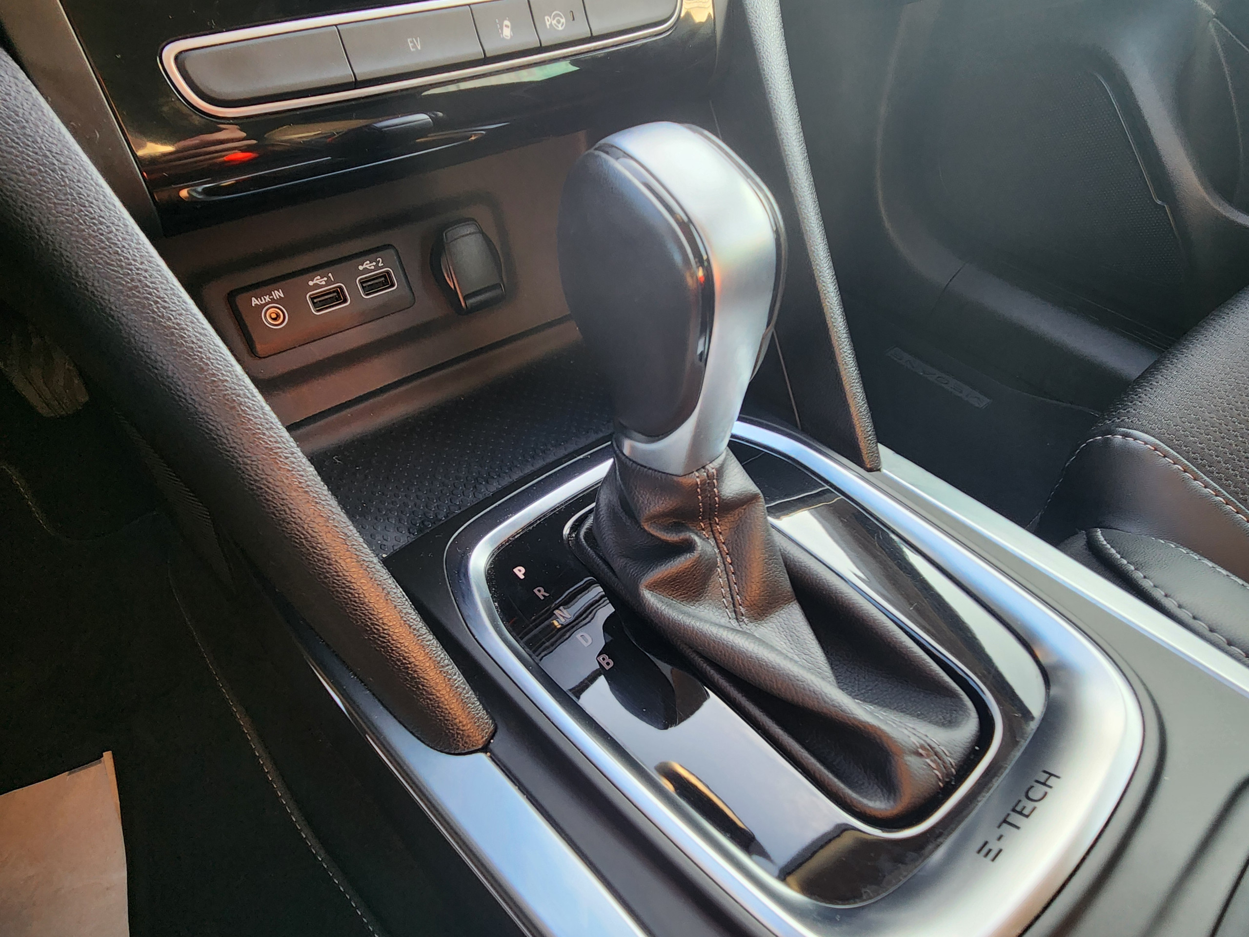 Renault Mégane Berline  IV Intens E-Tech hybride rech 160 -21N groupe Vergnon