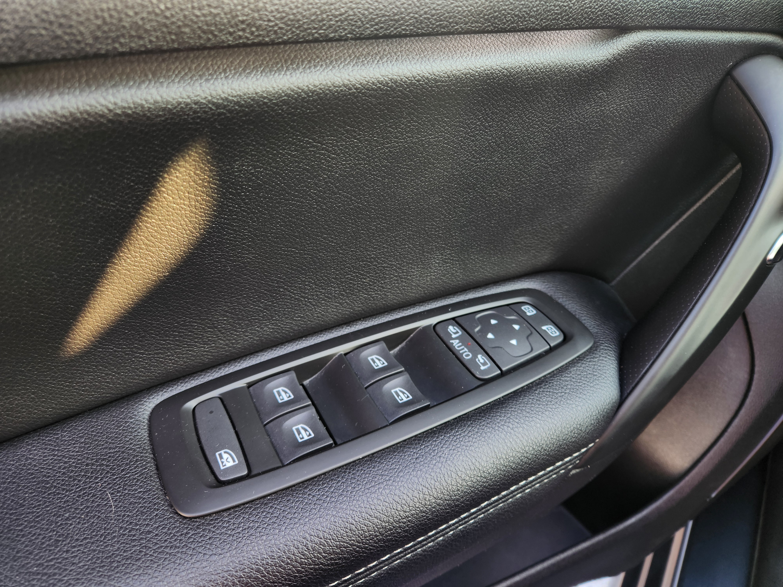 Renault Mégane Berline  IV Intens E-Tech hybride rech 160 -21N groupe Vergnon