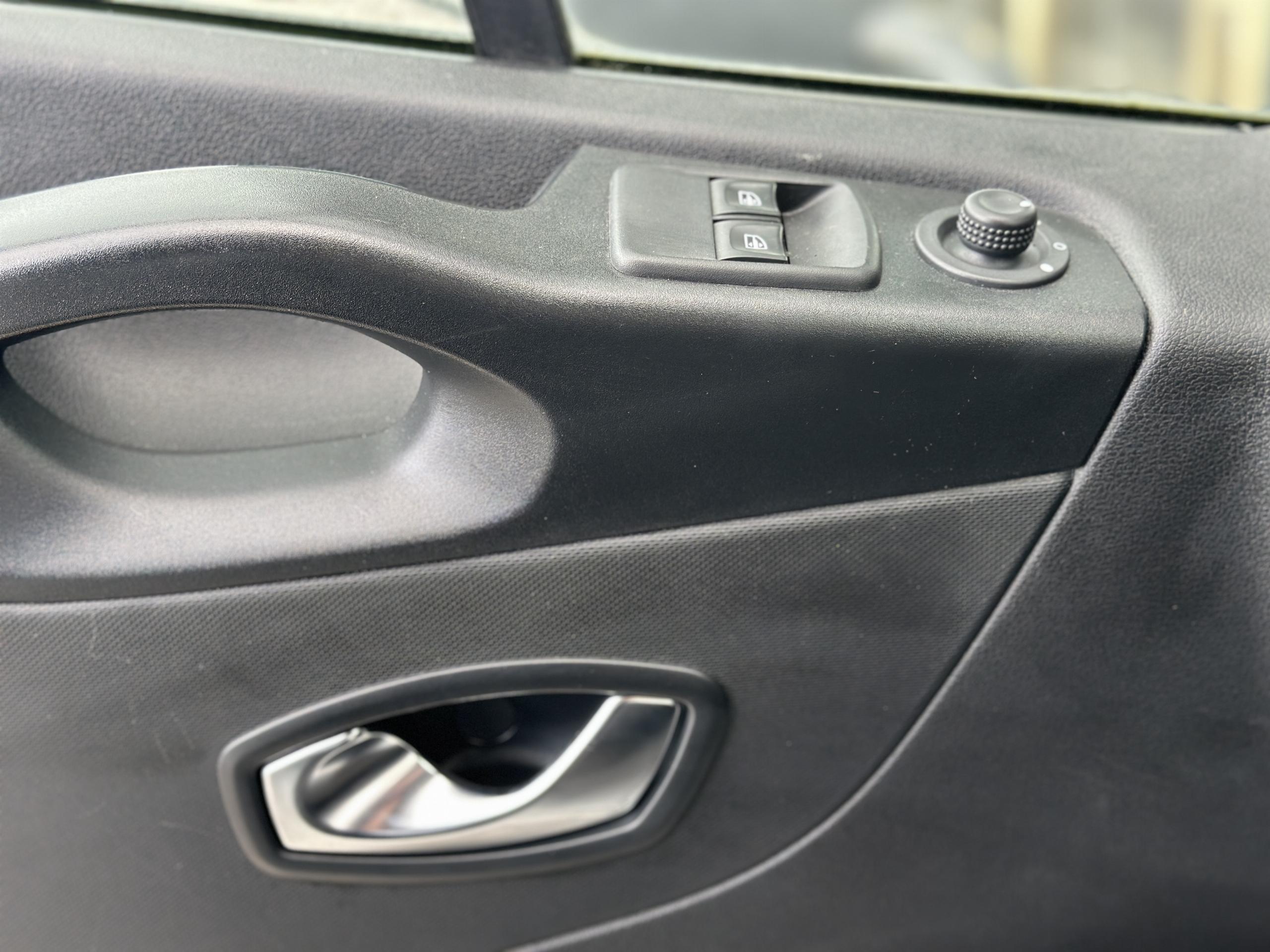 Renault Trafic  III NV FG GCF L1H1 1200 dCi 120 groupe Vergnon