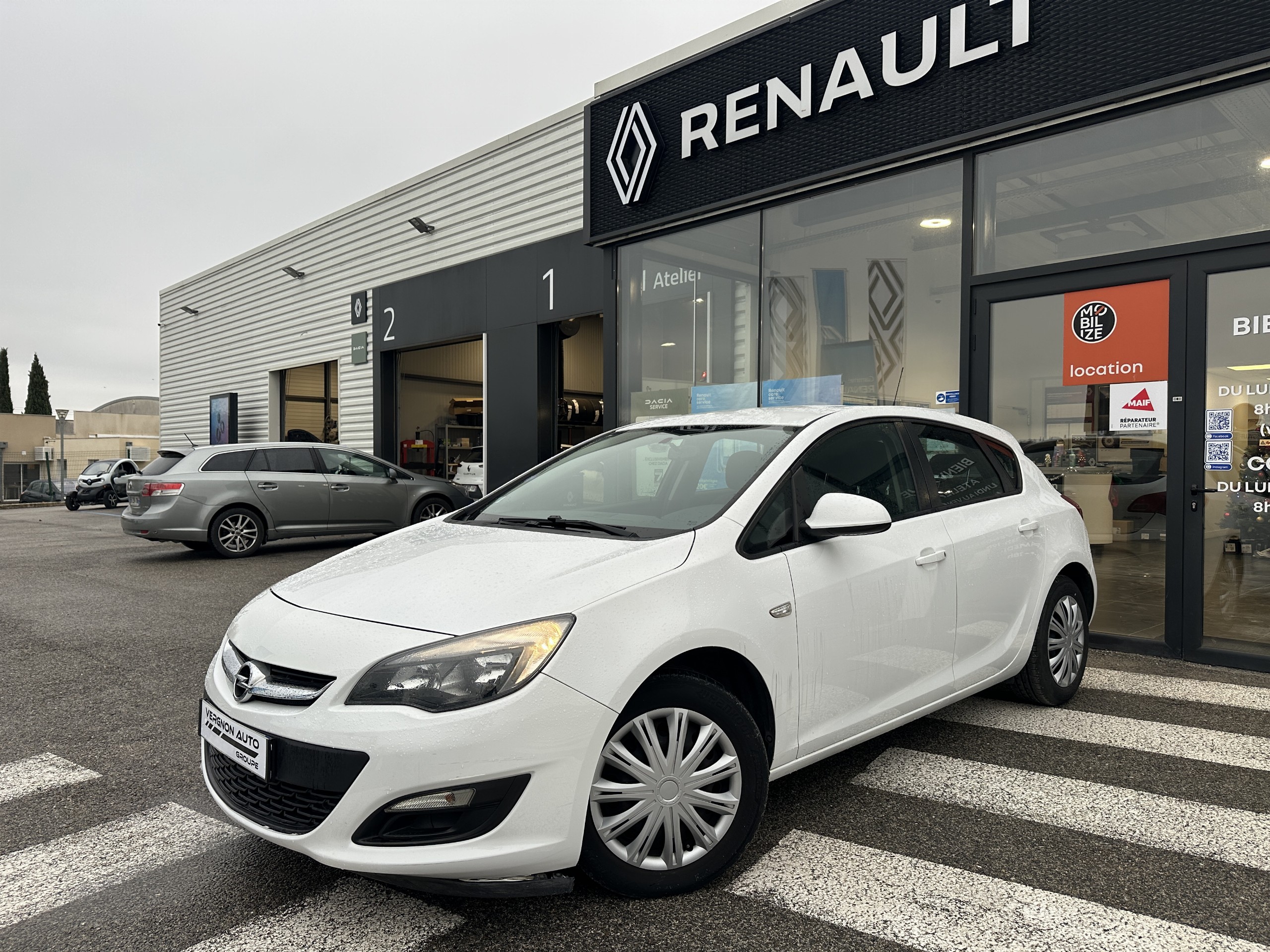 Opel Astra  IV 1.4 Twinport 100 ch Essentia groupe Vergnon