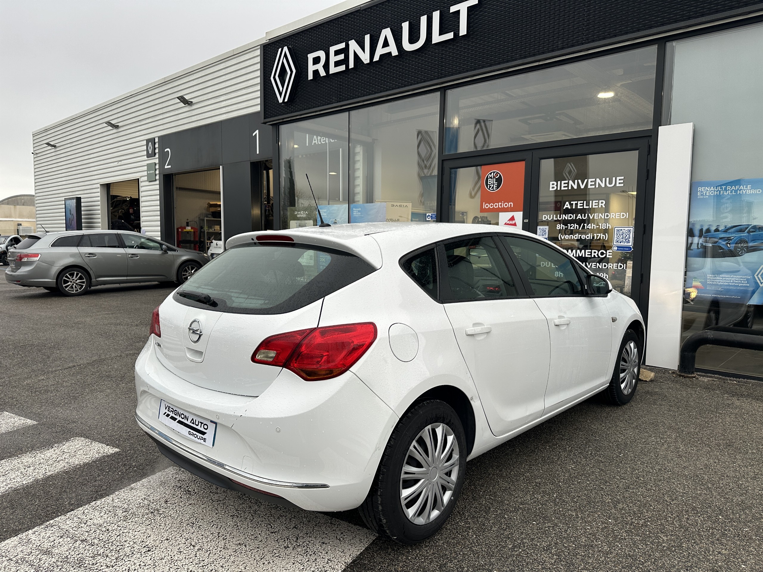 Opel Astra  IV 1.4 Twinport 100 ch Essentia groupe Vergnon