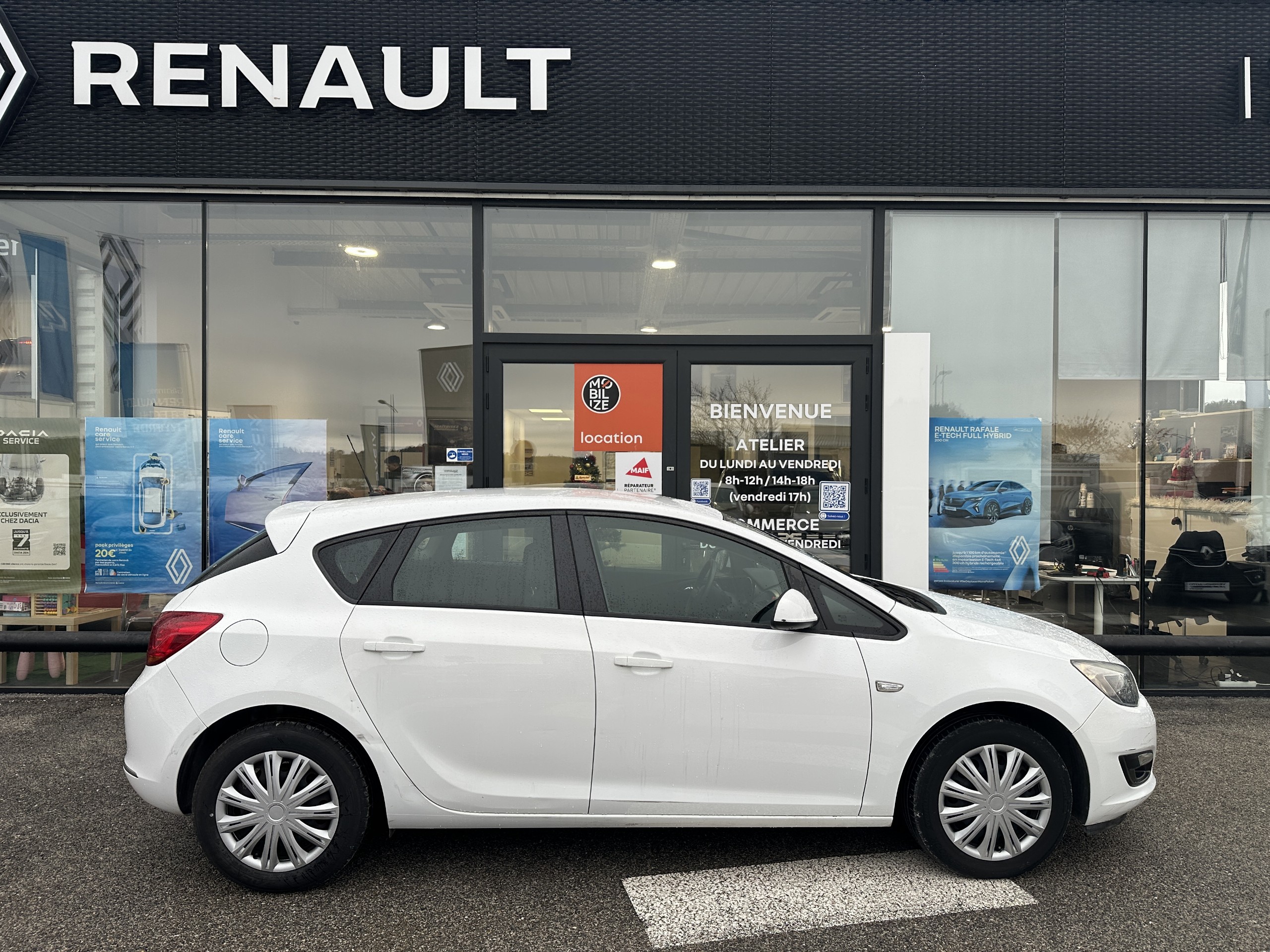 Opel Astra  IV 1.4 Twinport 100 ch Essentia groupe Vergnon