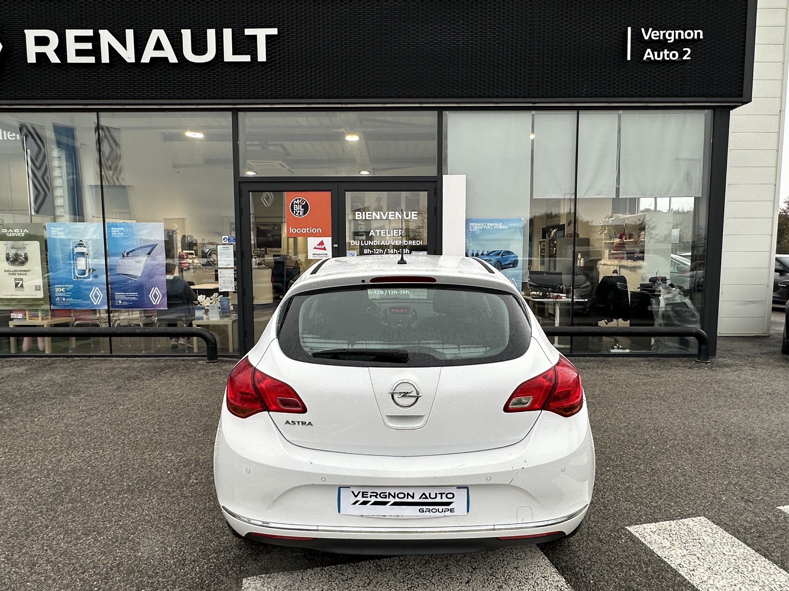 Opel Astra  IV 1.4 Twinport 100 ch Essentia groupe Vergnon