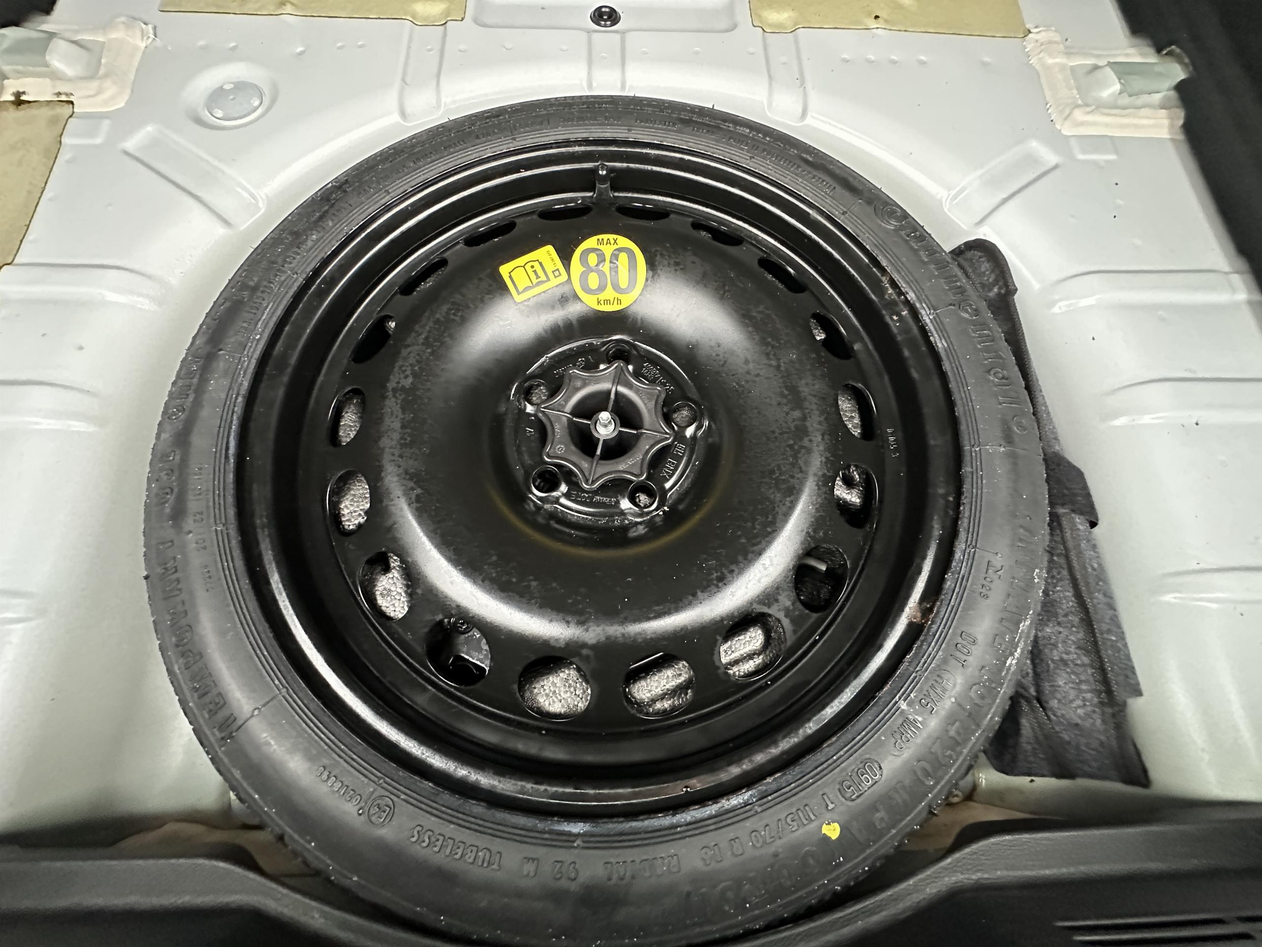 Opel Astra  IV 1.4 Twinport 100 ch Essentia groupe Vergnon