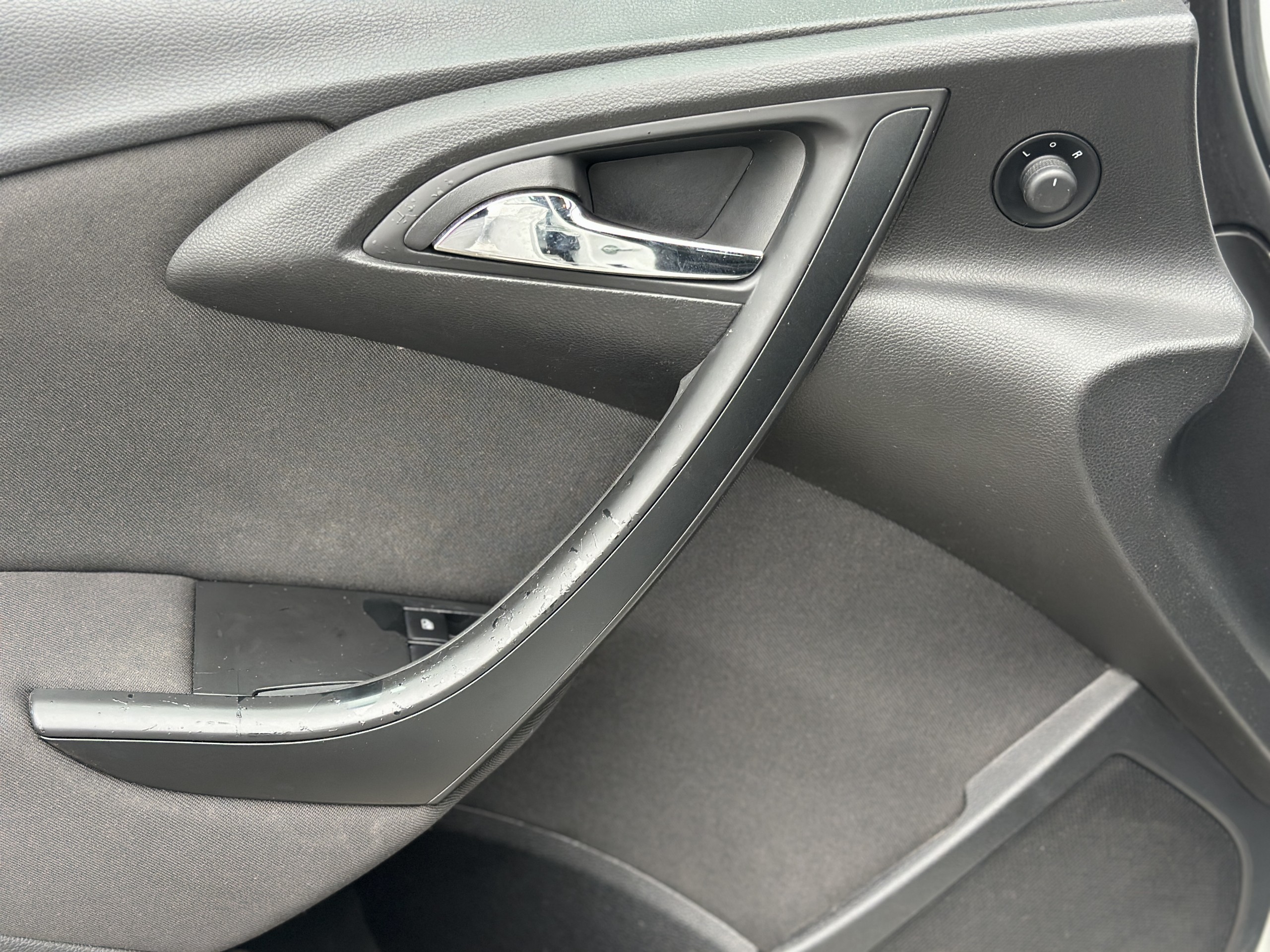 Opel Astra  IV 1.4 Twinport 100 ch Essentia groupe Vergnon