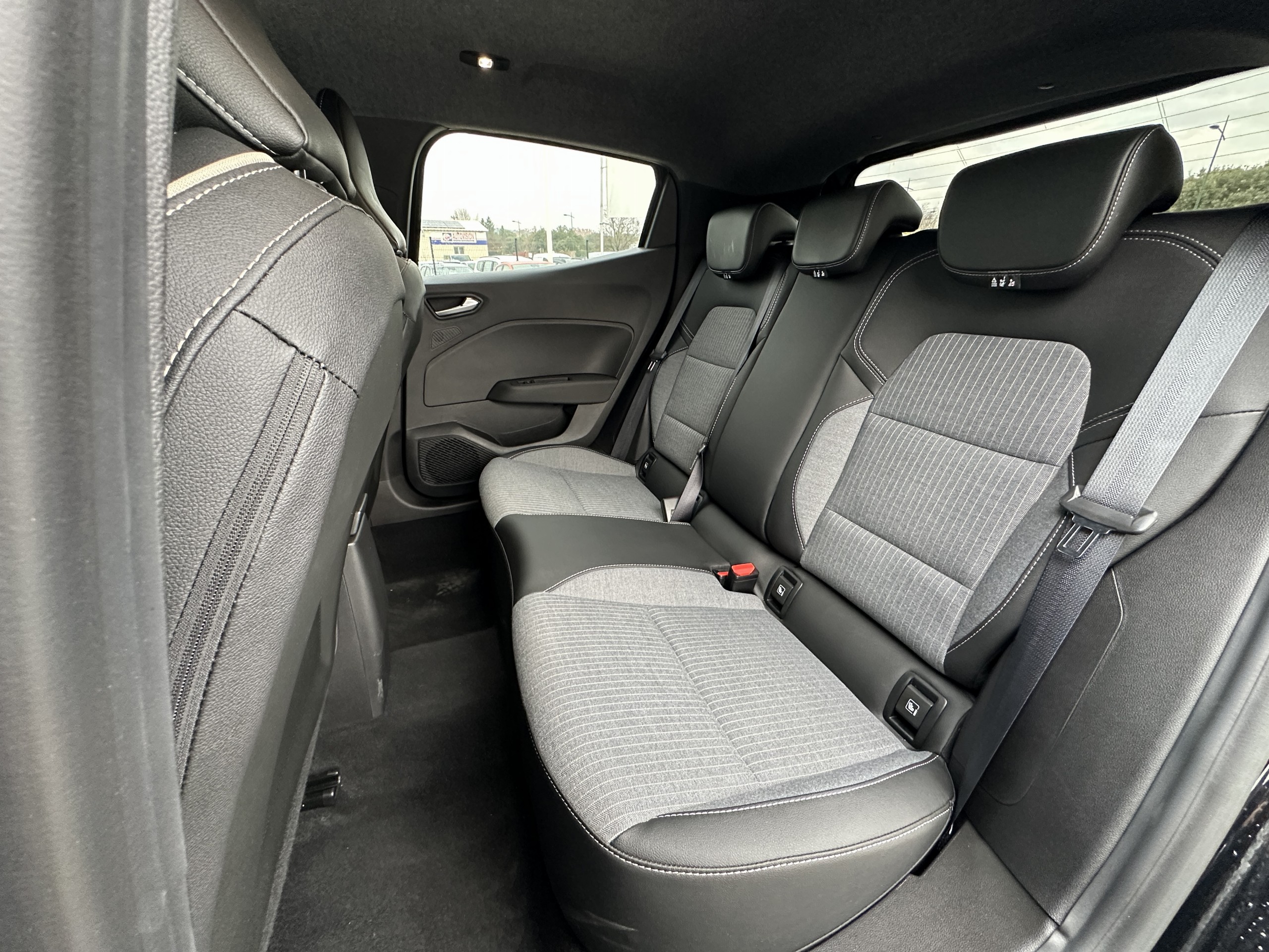 Renault Clio  V Techno TCe 90 -24 groupe Vergnon