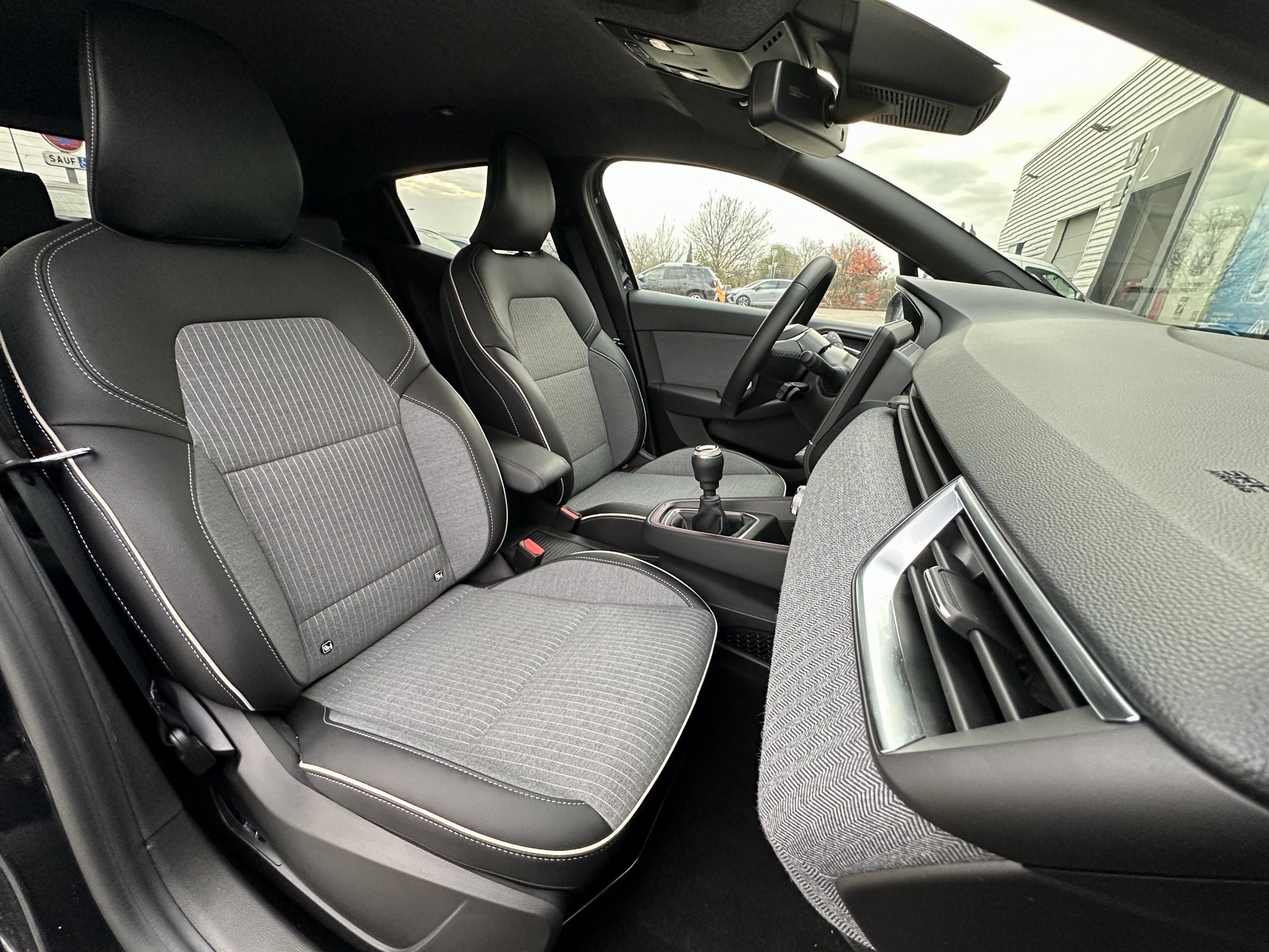 Renault Clio  V Techno TCe 90 -24 groupe Vergnon